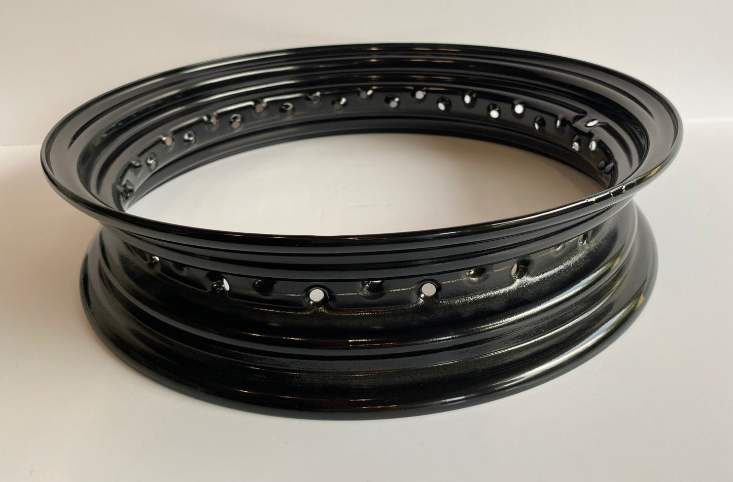 Cerclage de roue à 40 rayons 3 x 16 pouces Harley Davidson REF OEM 43007-40A