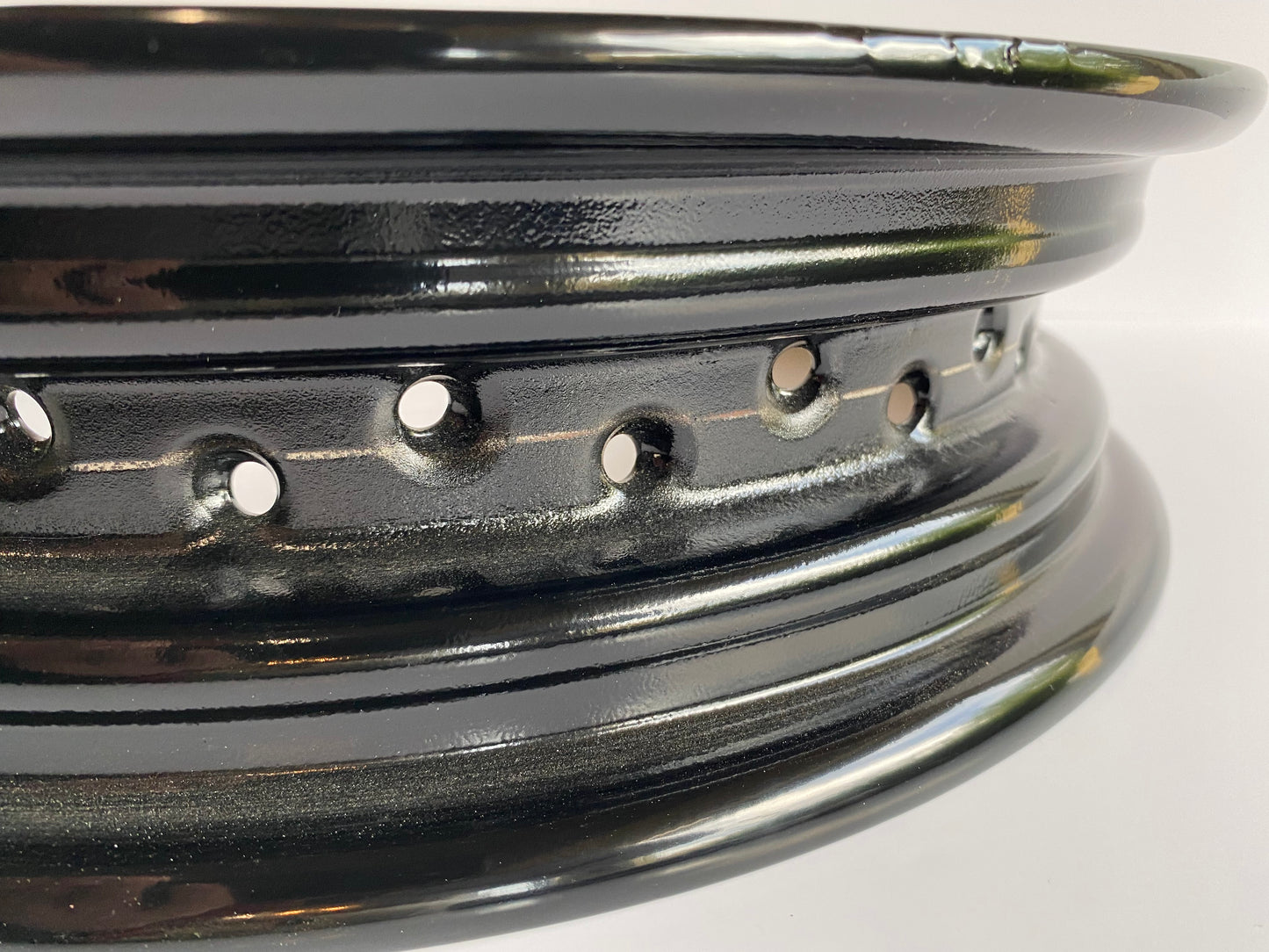 Cerclage de roue à 40 rayons 3 x 16 pouces Harley Davidson REF OEM 43007-40A