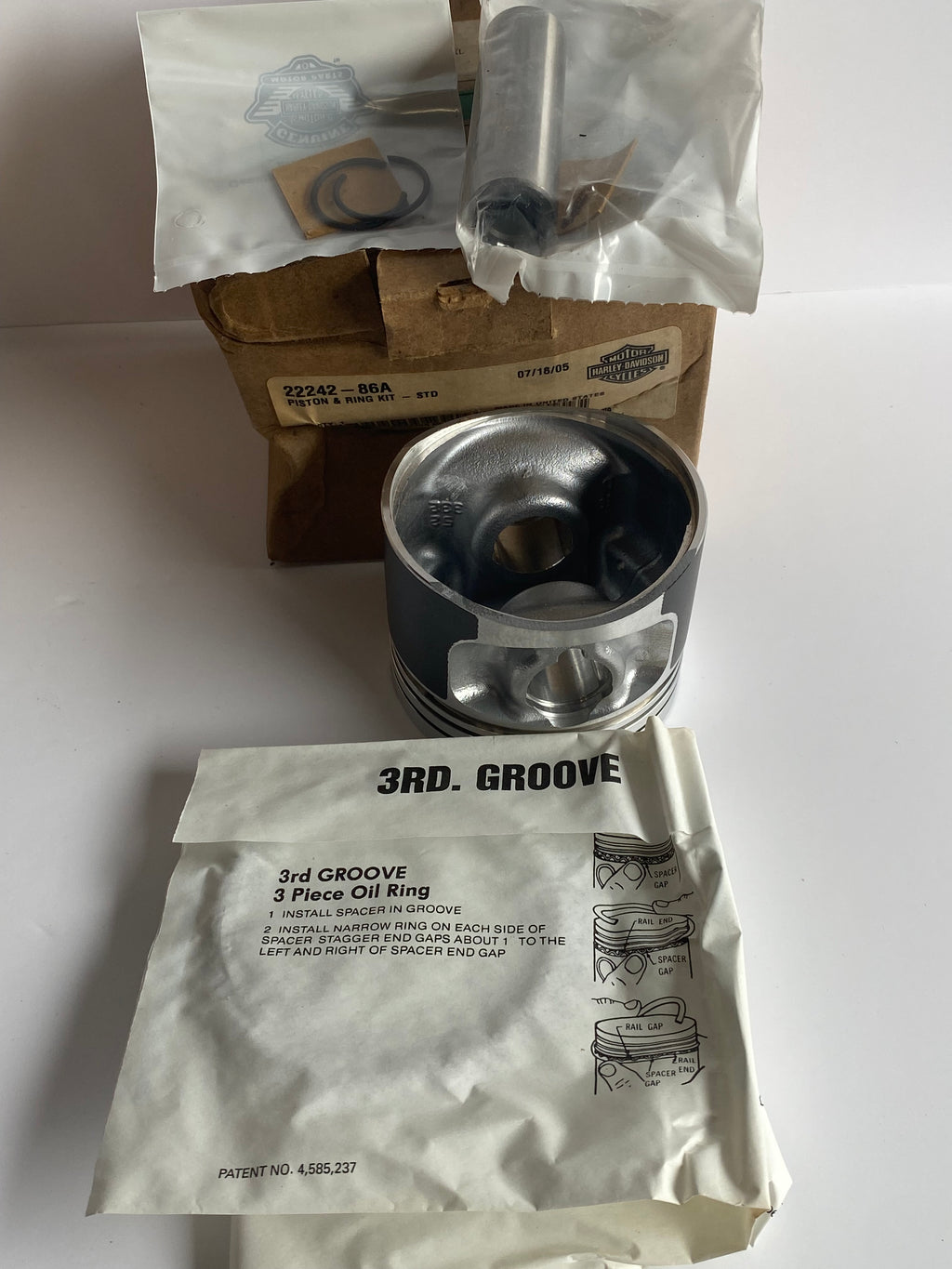 Set of 2 pistons 883 standard size Harley Davidson REF OEM 22242-86A