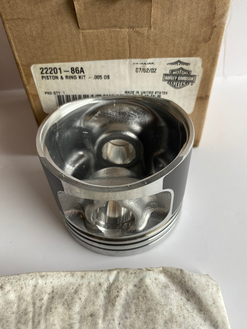 Jeu de 2 pistons moteur 883 cote +005 Harley Davidson REF OEM 22201-86A