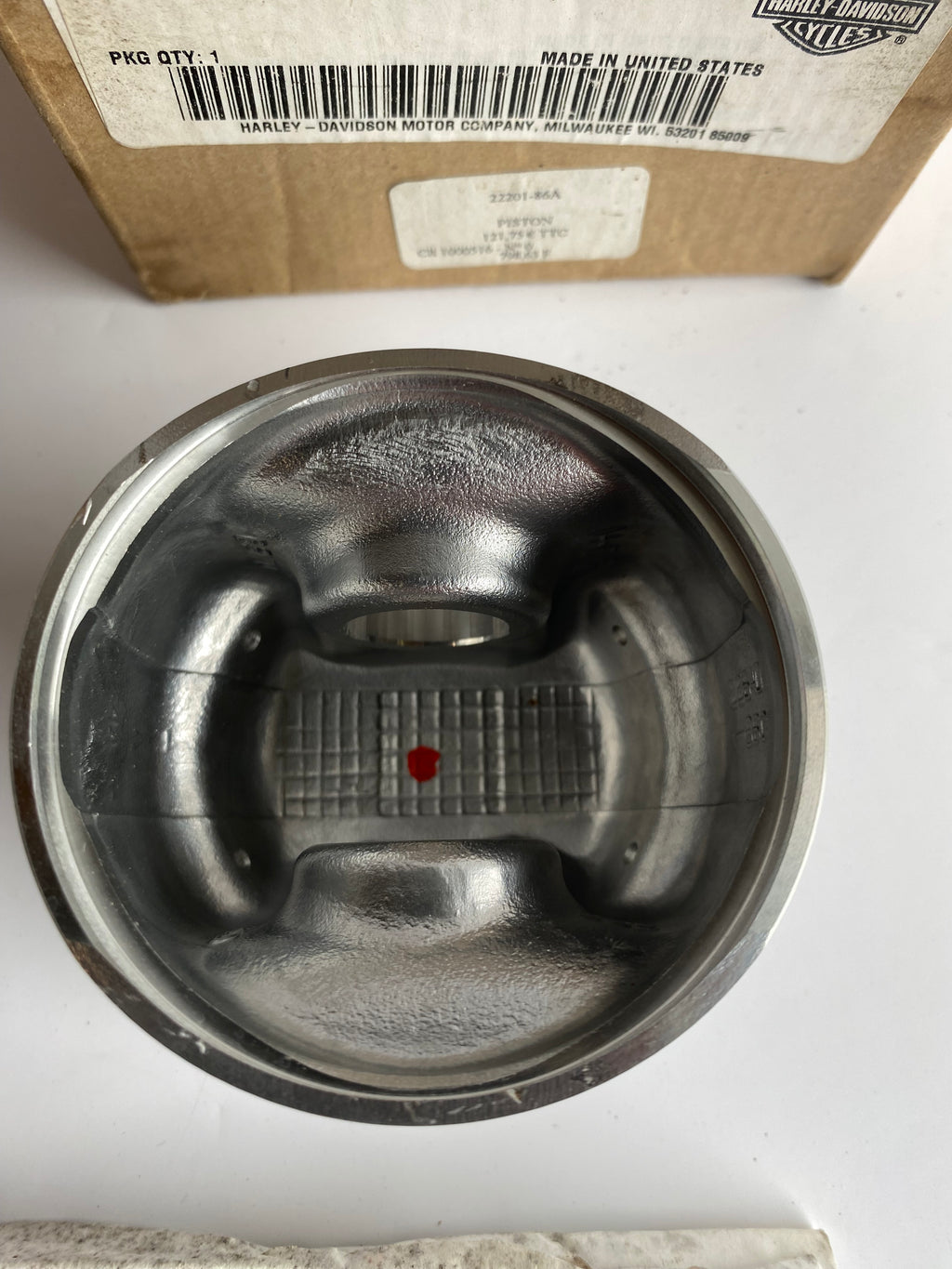 Jeu de 2 pistons moteur 883 cote +005 Harley Davidson REF OEM 22201-86A