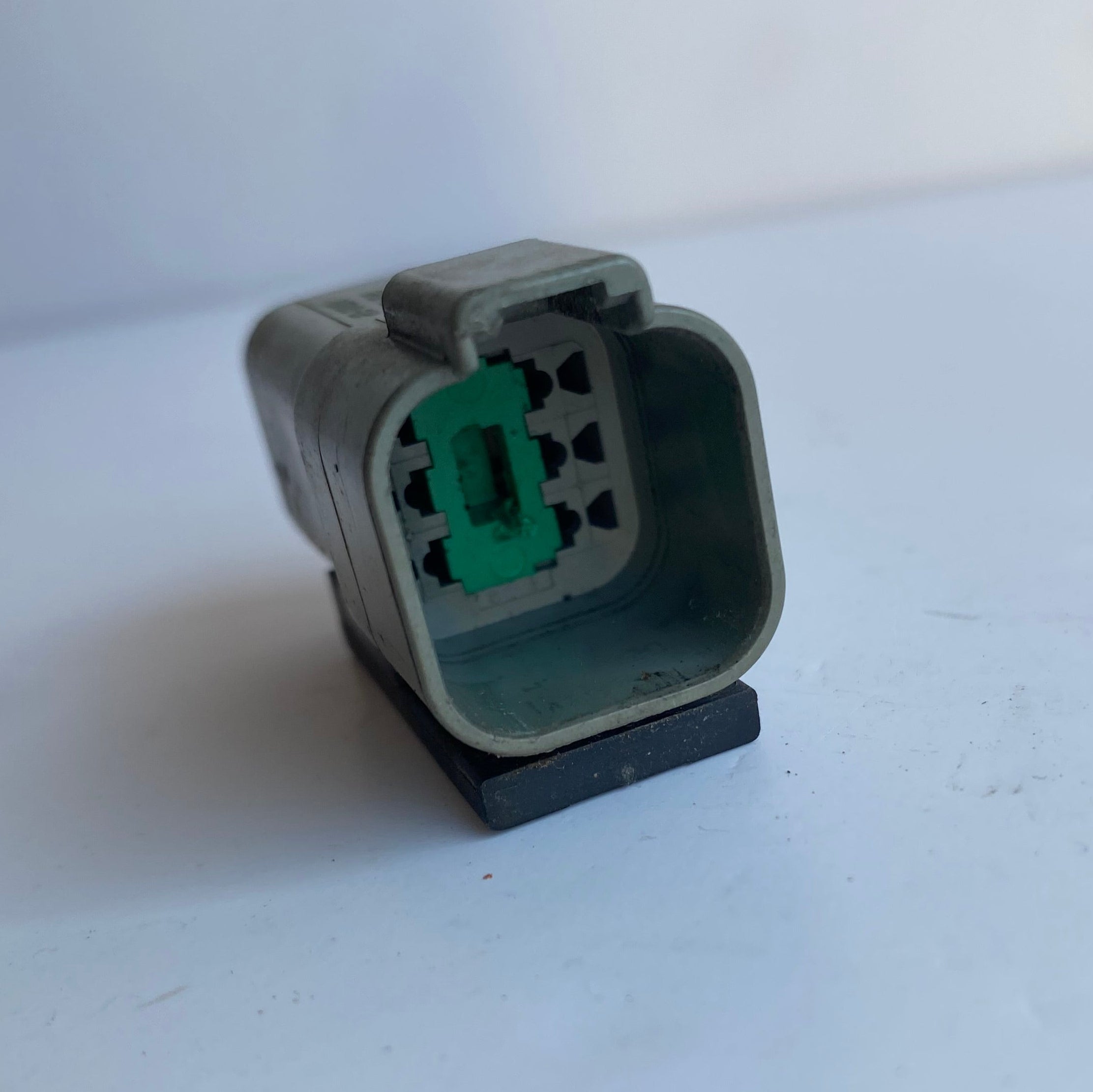 Prise Deutsch DT standard 6 pins femelle grise Harley Davidson REF MCS 548148