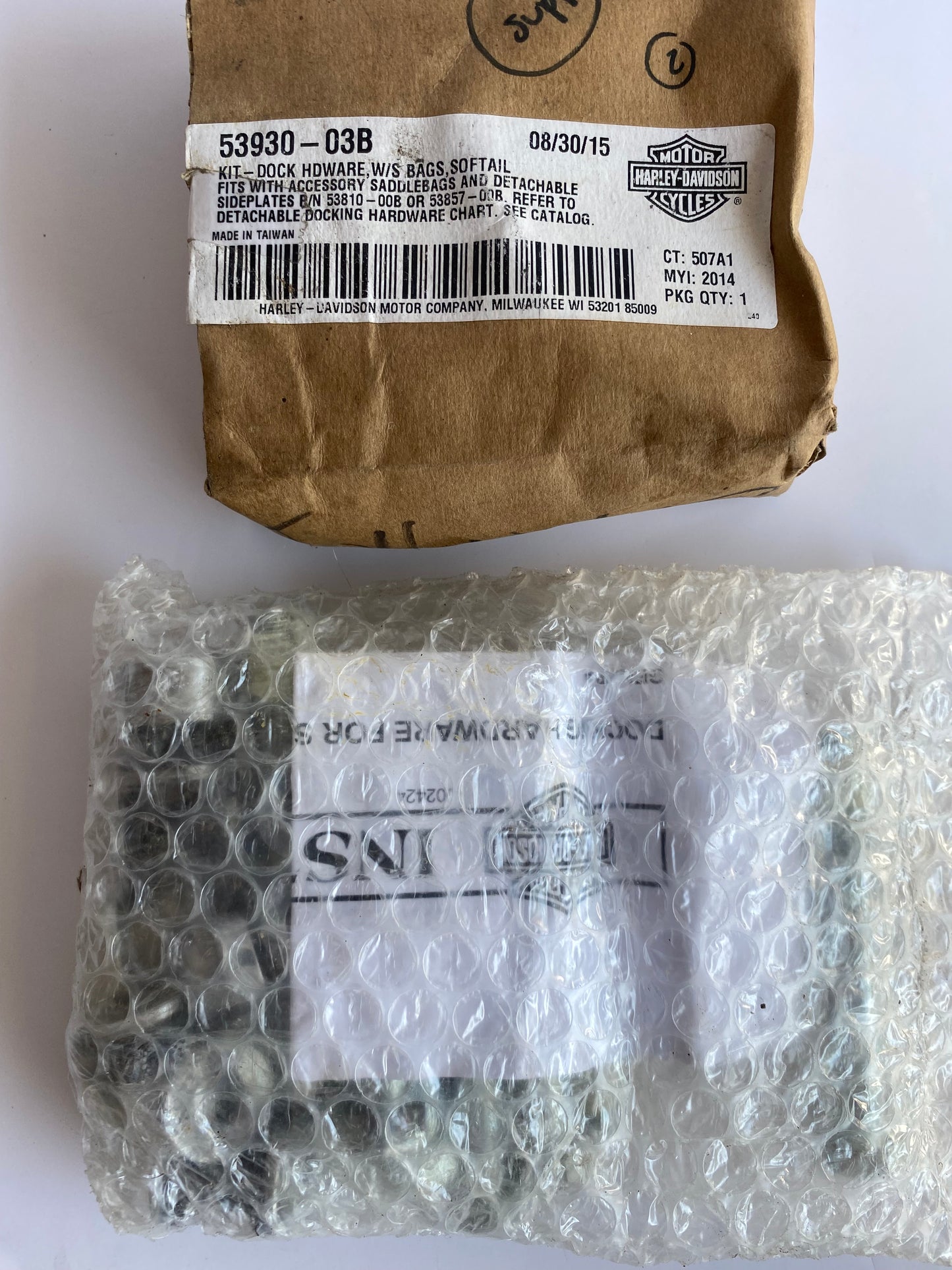 Kit de visserie pour sissy bar détachable Harley Davidson REF OEM : 53930-03B