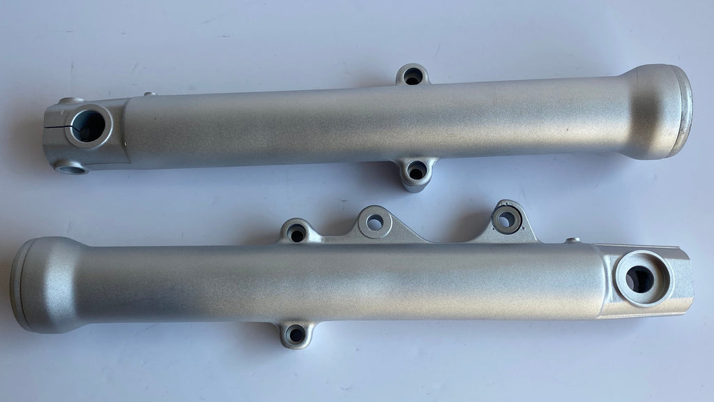 Jeu de fourreaux de fourche 39mm Harley Davidson REF OEM 45921-87 & 45923-87