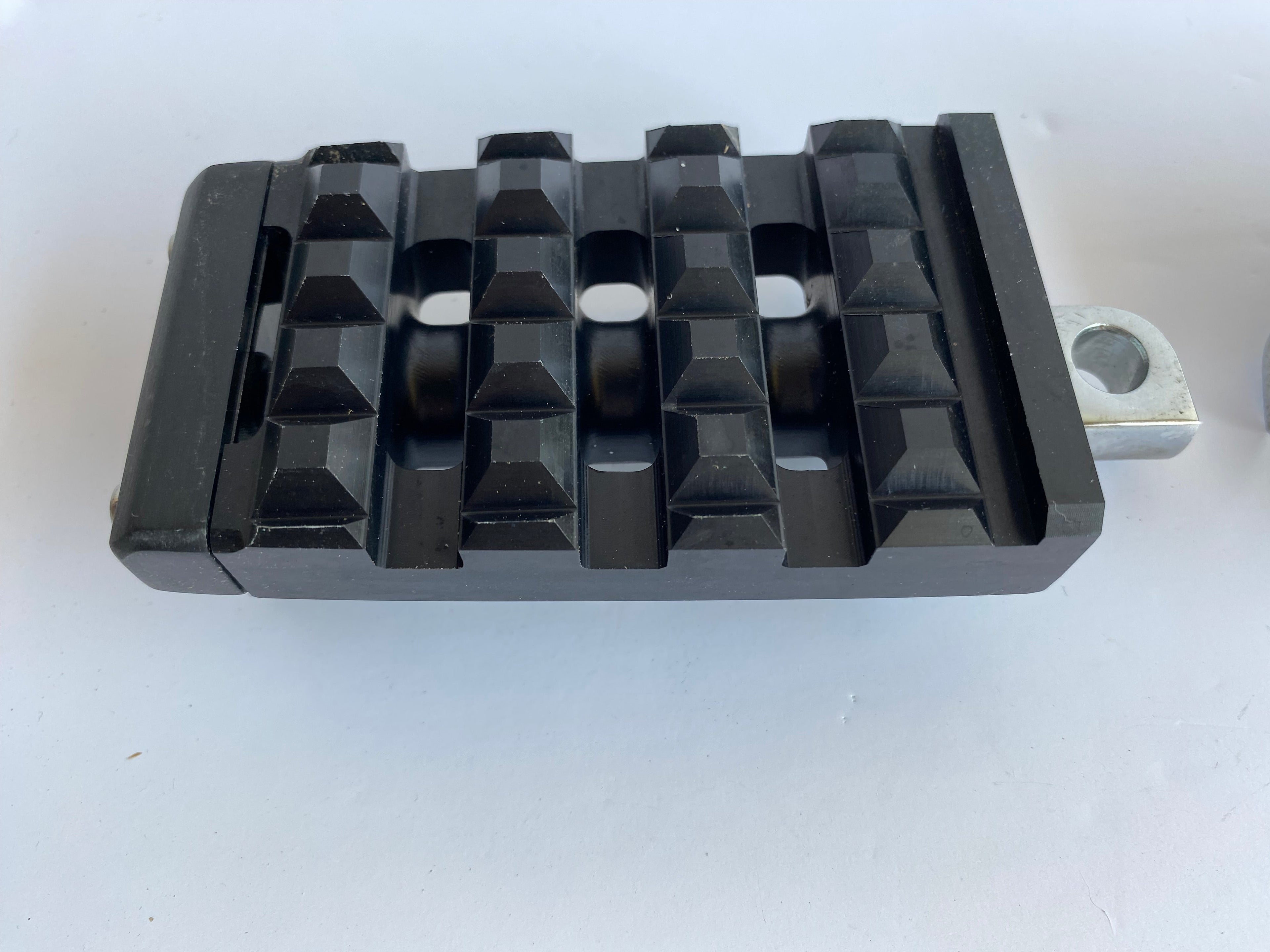 Harley Davidson DOMINION Black Rider Footpeg Set REF OEM 50500947