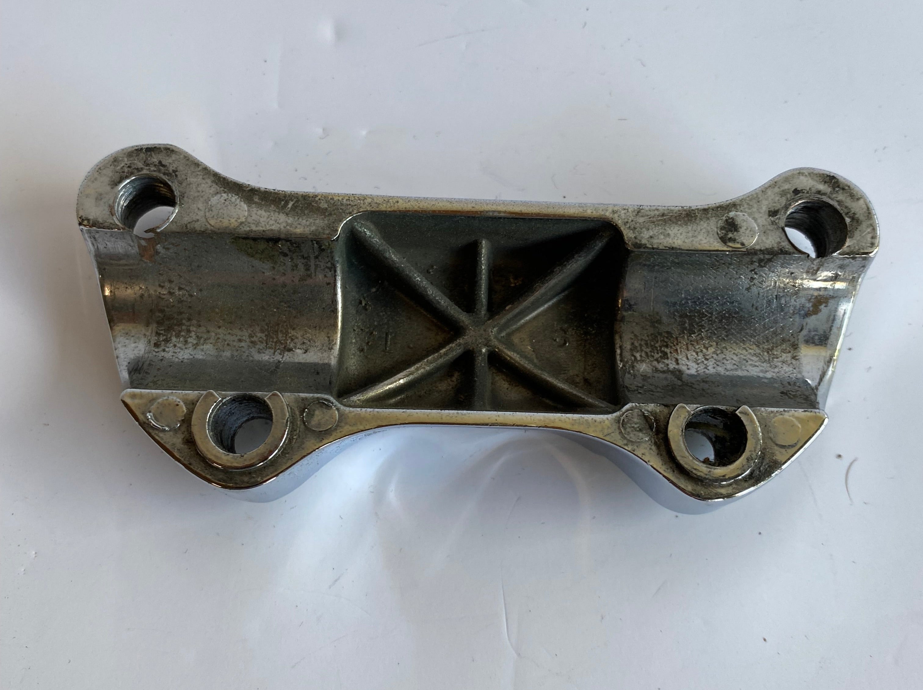 Pontet de riser chromé Bar & Shield Harley Davidson