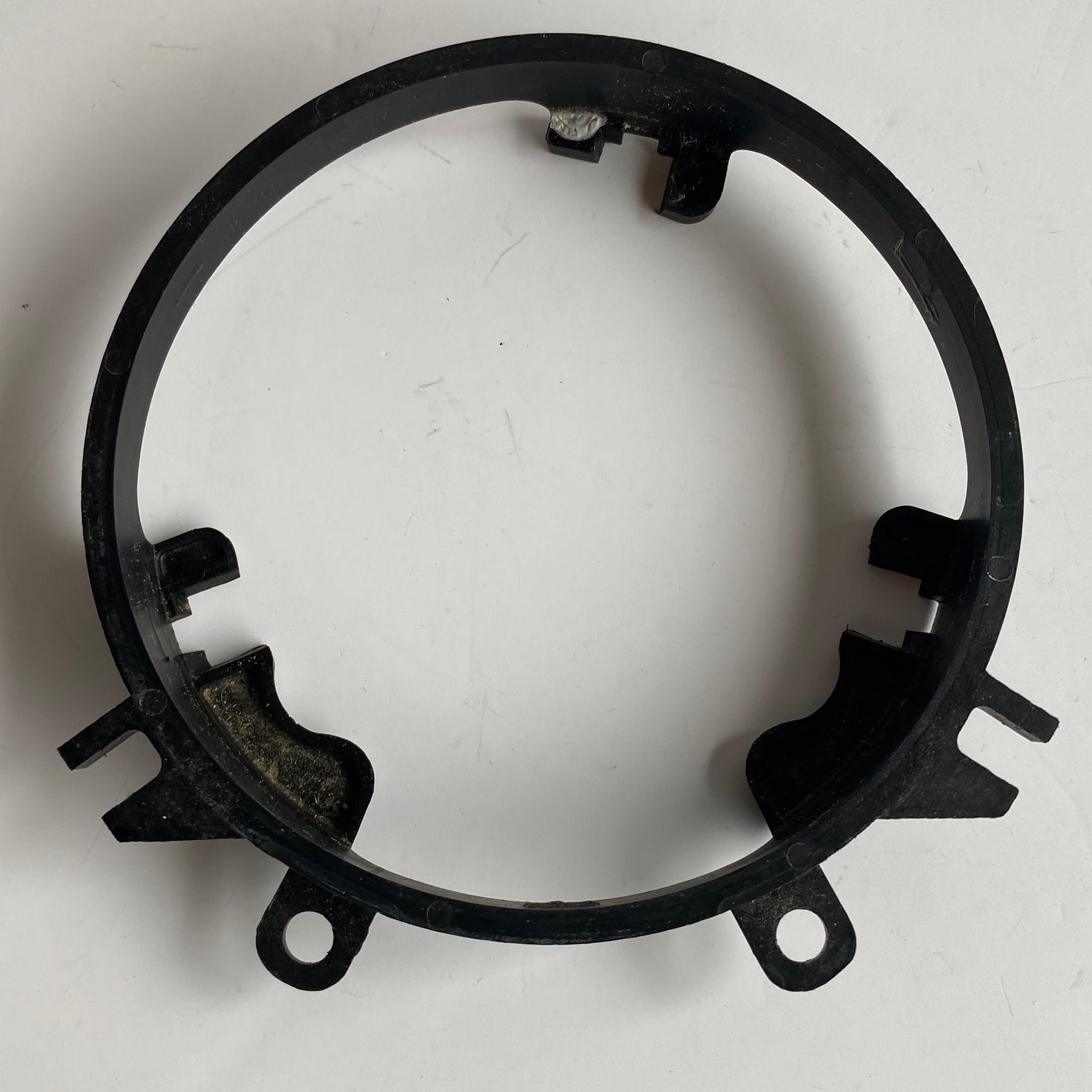 Support inférieur de compteur de vitesse Harley Davidson REF OEM 67271-04A