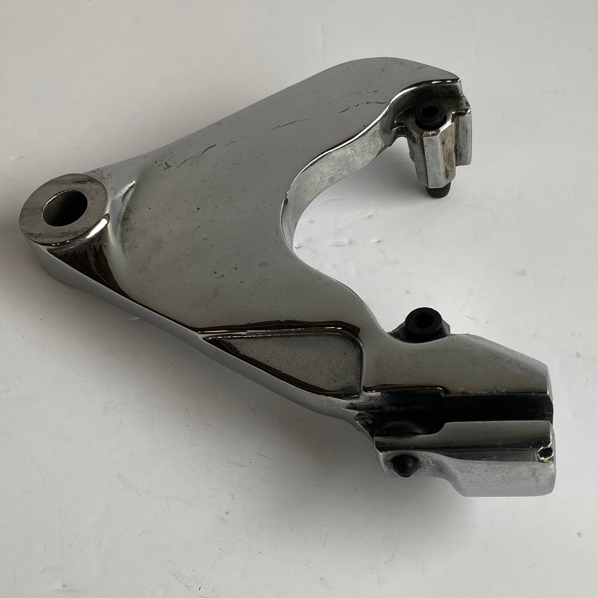 Support étrier de frein arrière chromé Softail 1340 Harley Davidson REF OEM 44207-87