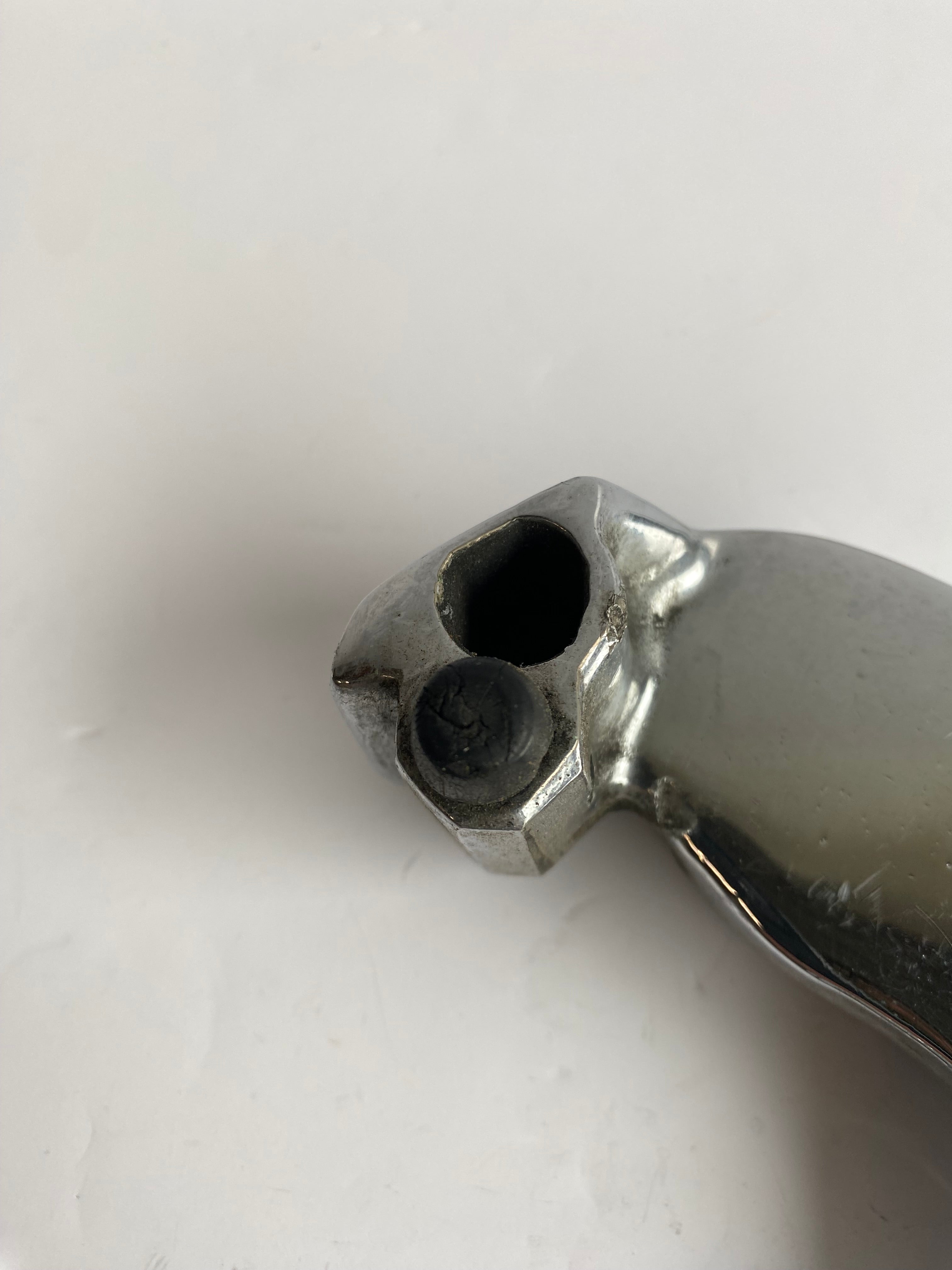 Support étrier de frein arrière chromé Softail 1340 Harley Davidson REF OEM 44207-87