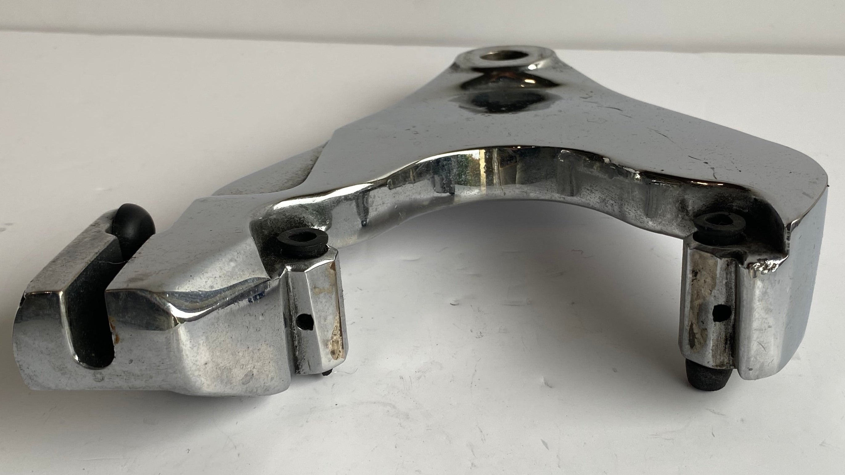 Support étrier de frein arrière chromé Softail 1340 Harley Davidson REF OEM 44207-87
