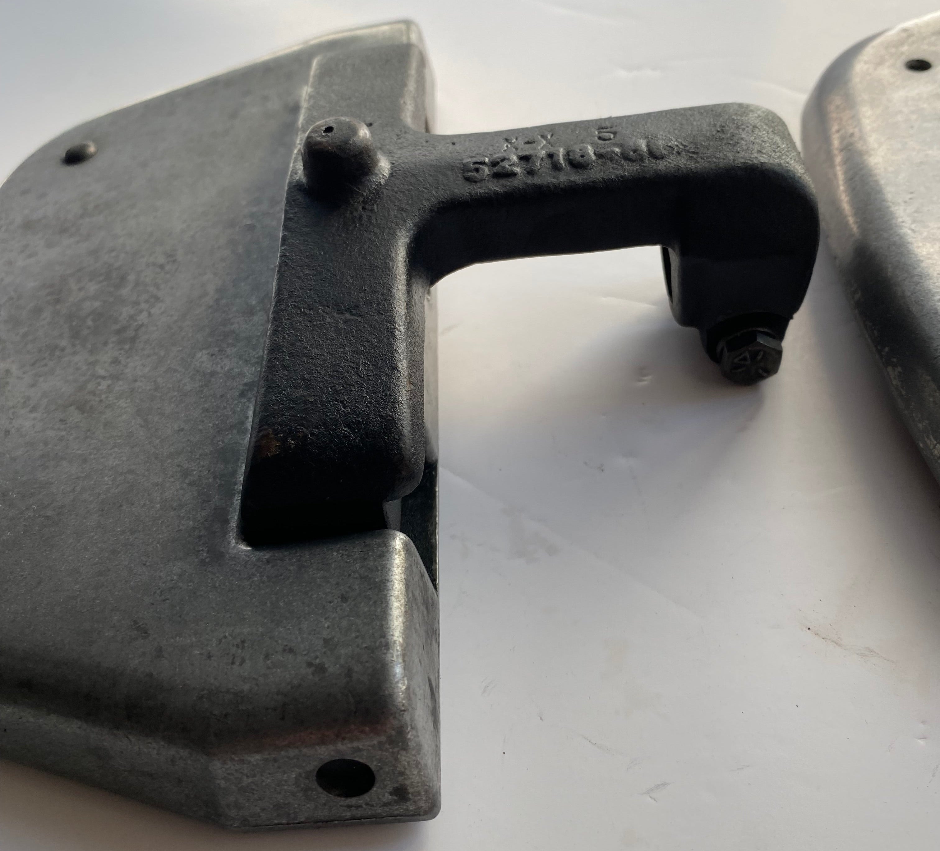 Jeu de marches pieds passager Touring Harley Davidson REF OEM 52718-88