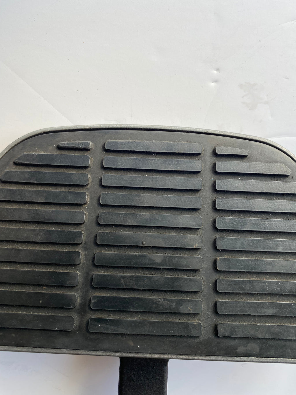 Jeu de marches pieds passager Touring Harley Davidson REF OEM 52718-88