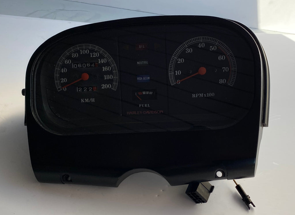 Tableau de bord, compteur Touring FLHS FLTCU Harley Davidson REF OEM 67000-85F