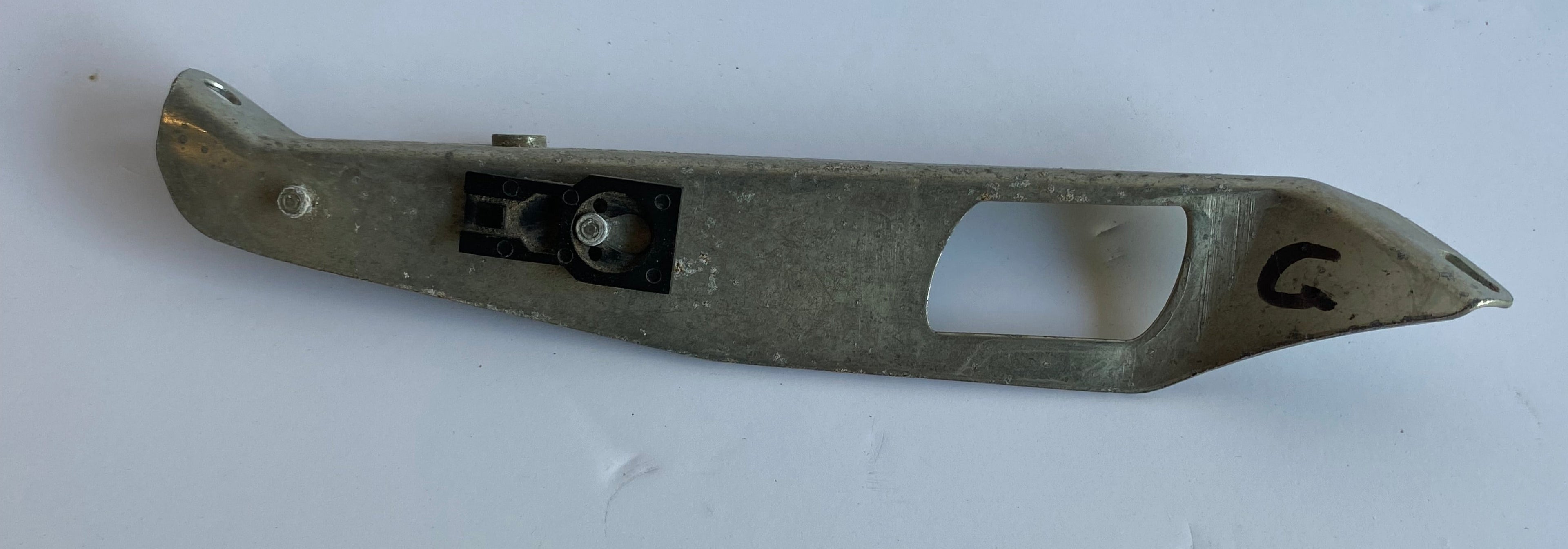 Support de fairing gauche HP Touring Harley Davidson REF OEM 58938-96C