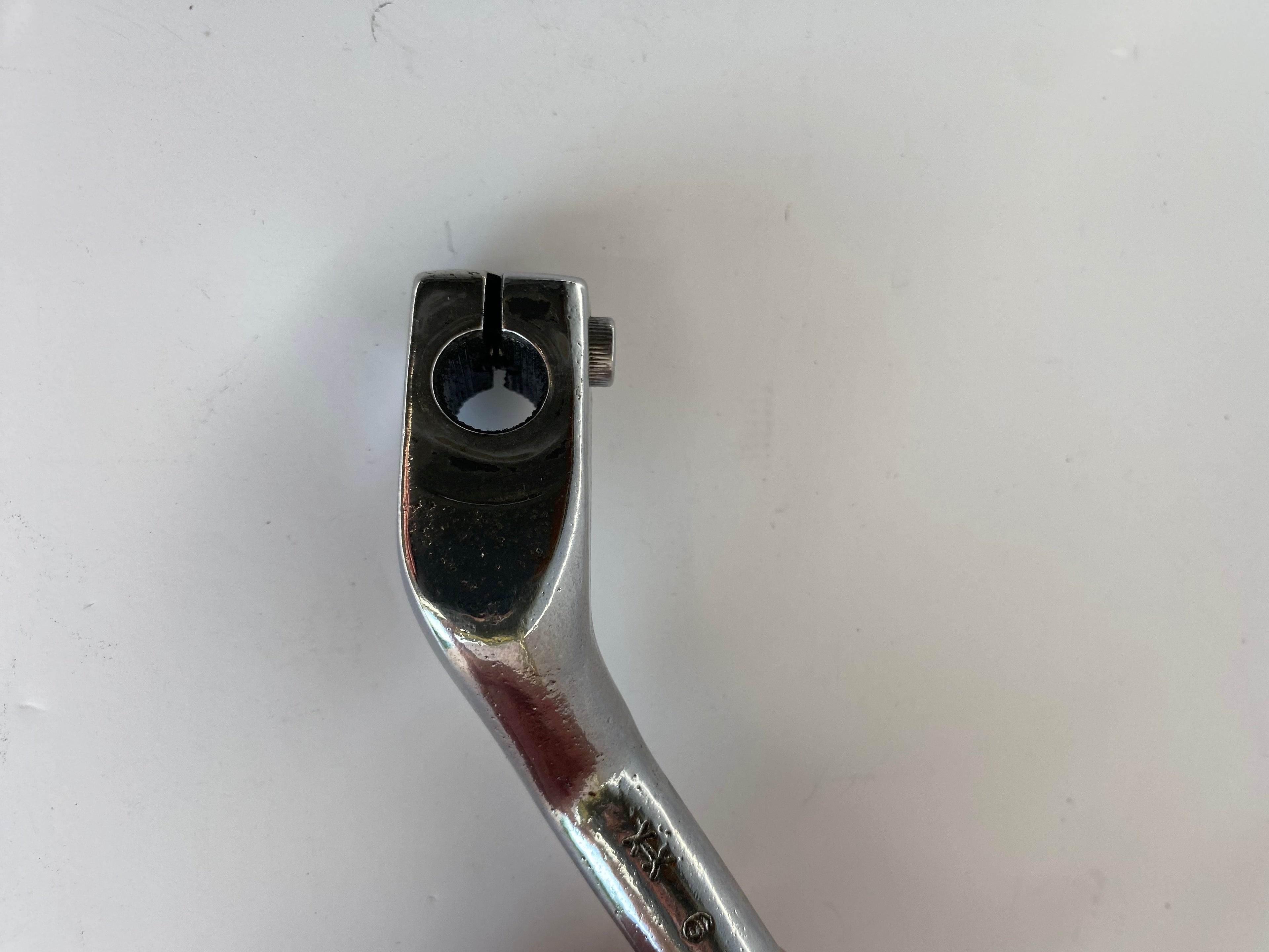 Sélecteur de vitesses coudé Hell style  Touring Harley Davidson REF OEM 33640-83