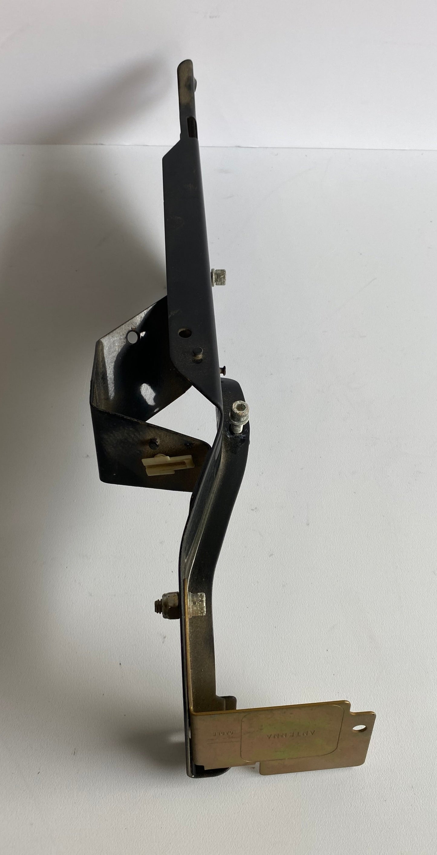 Rechte Verkleidungshalterung Touring Harley Davidson REF OEM 58479-96B