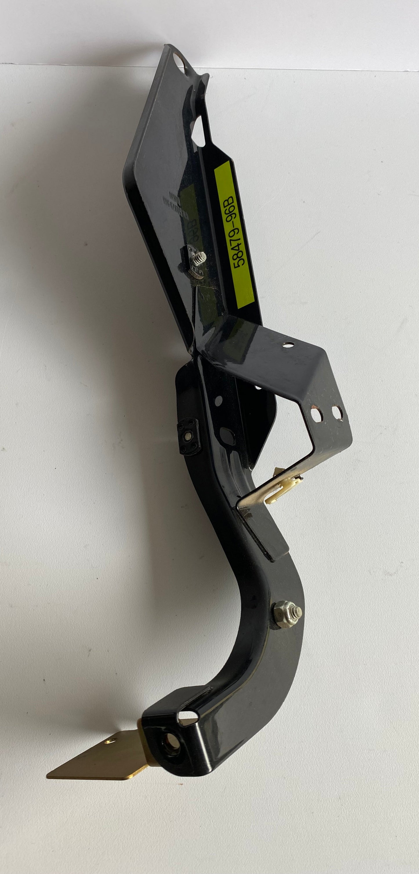 Rechte Verkleidungshalterung Touring Harley Davidson REF OEM 58479-96B