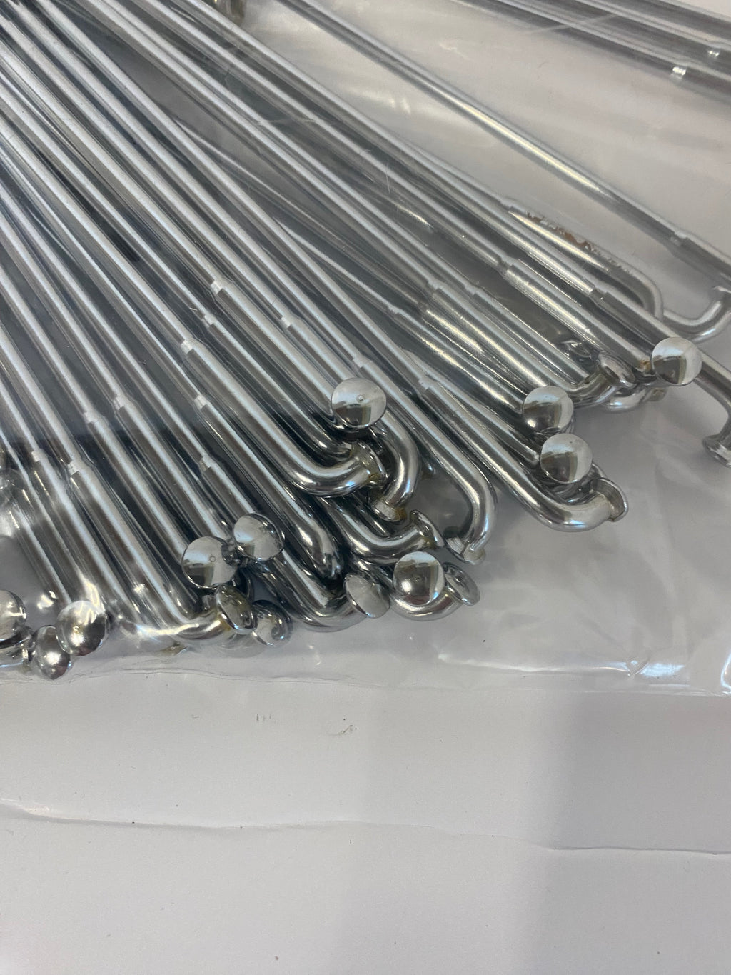 Jeu de 40 rayons chrome pour roue 18 pouces Harley Davidson REF Zodiac 141170