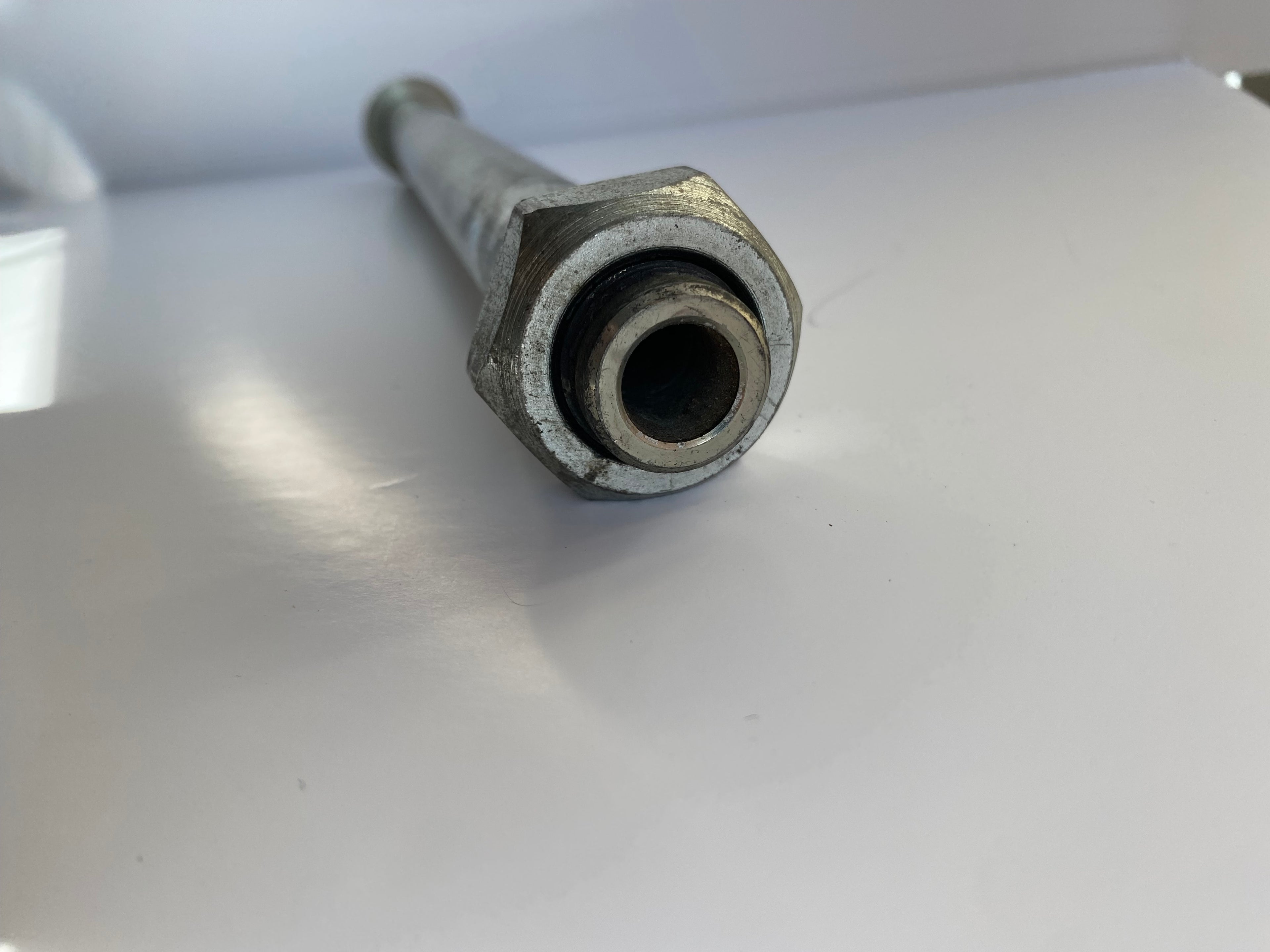 Axe de roue arrière Softail Harley Davidson REF OEM 41641-08 & 8020