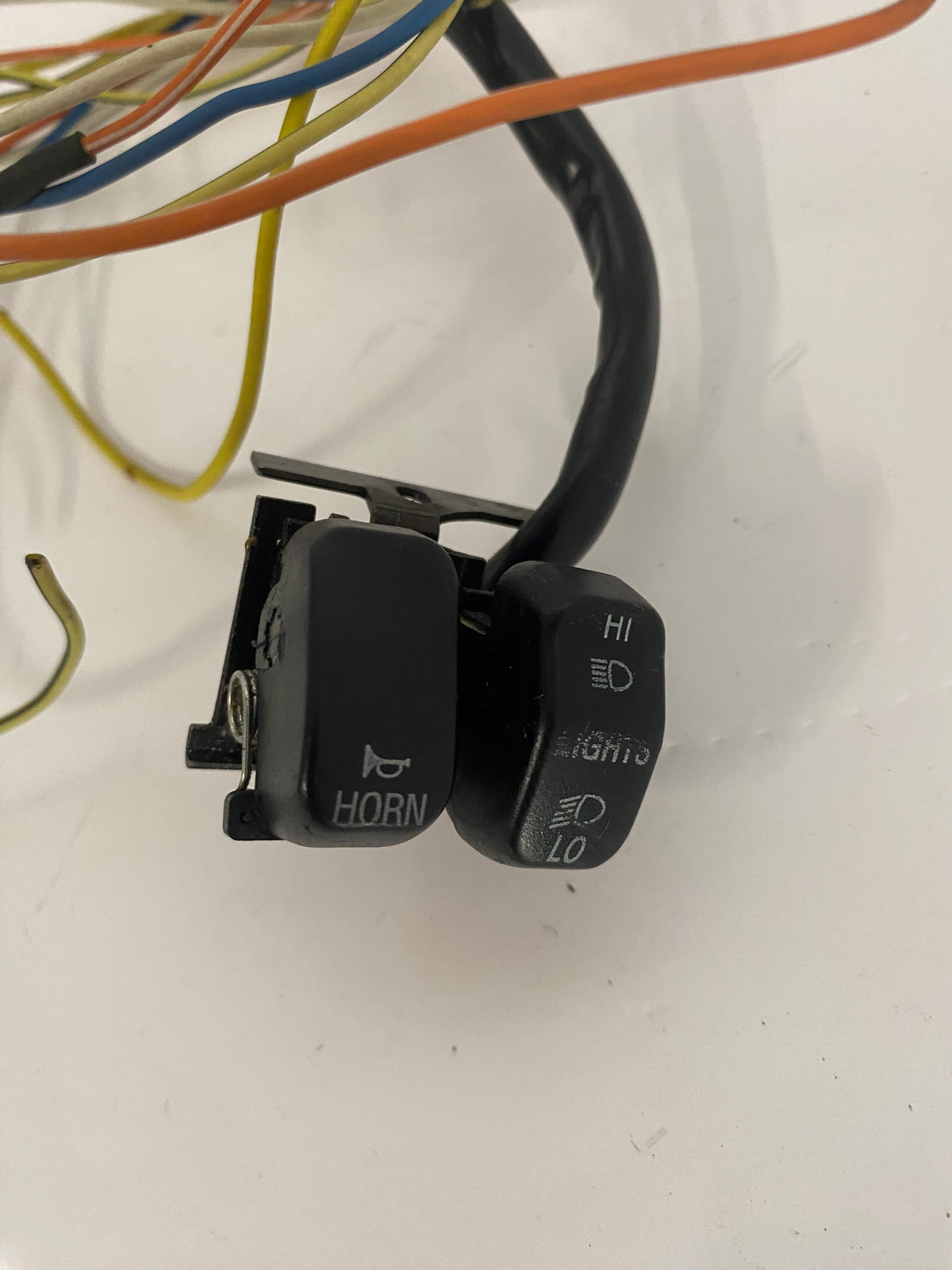 Boutons commodos klaxon et phare Harley Davidson REF OEM 71597-96B