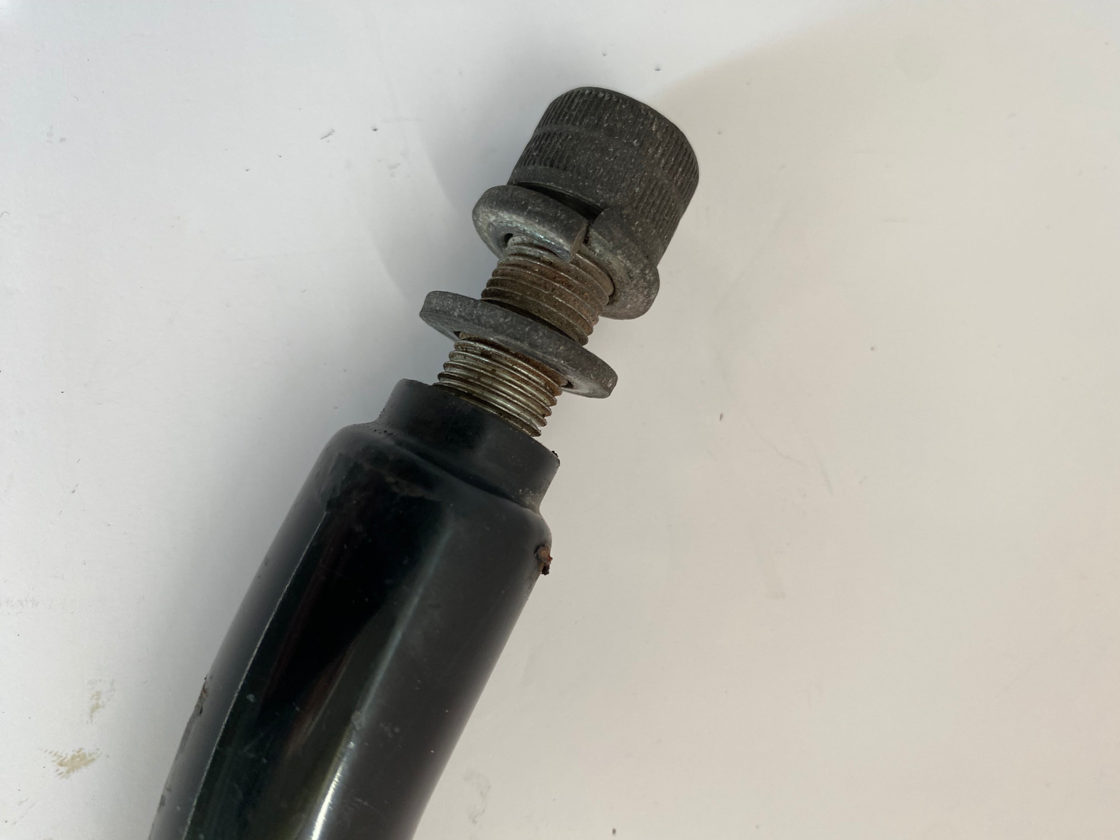 Support avant marche pied pilote Touring Harley Davidson REF OEM 47365-83