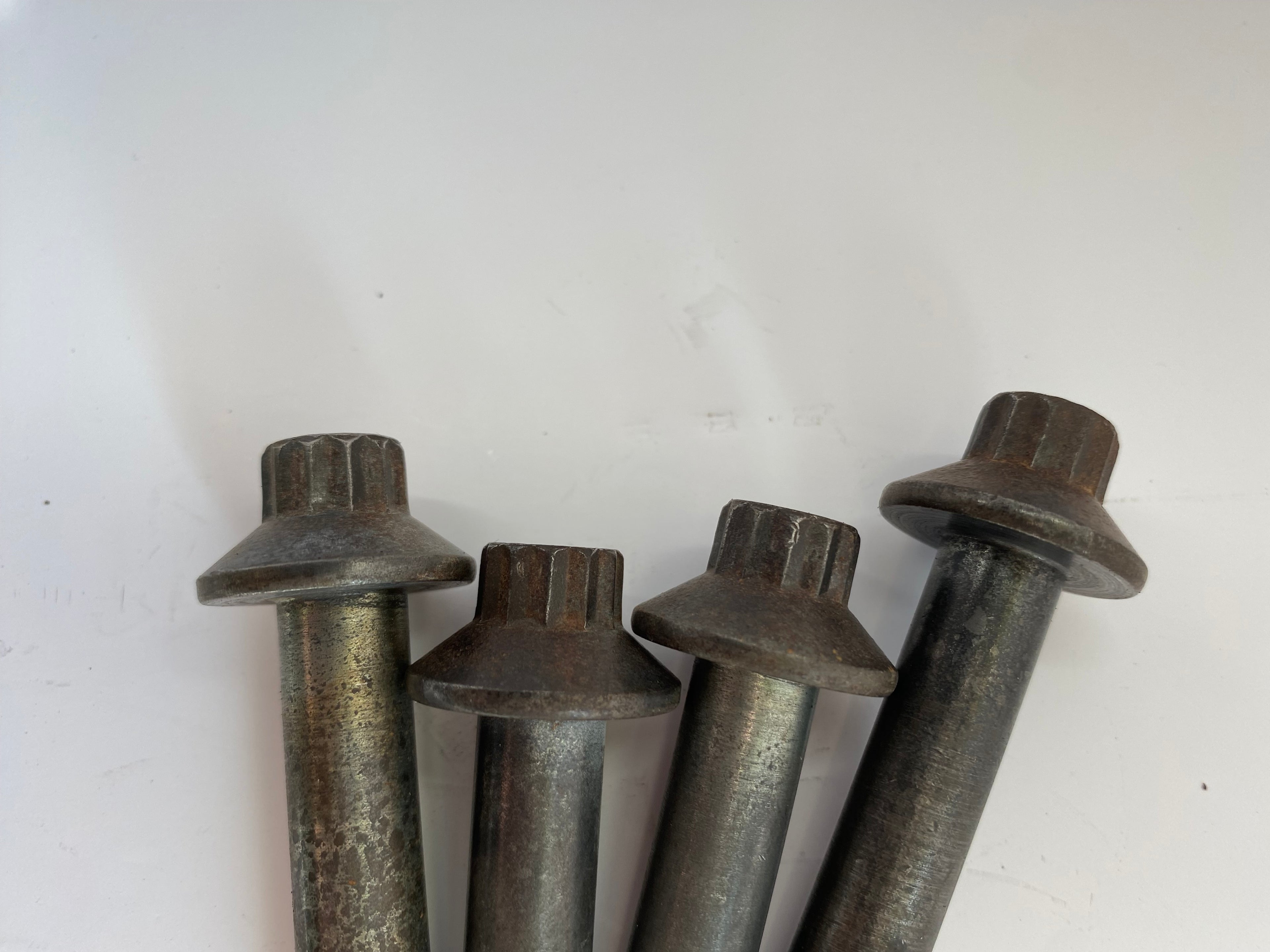 Kit de 4 écrous de culasses Harley Davidson REF OEM 16478-85A & 16480-92A