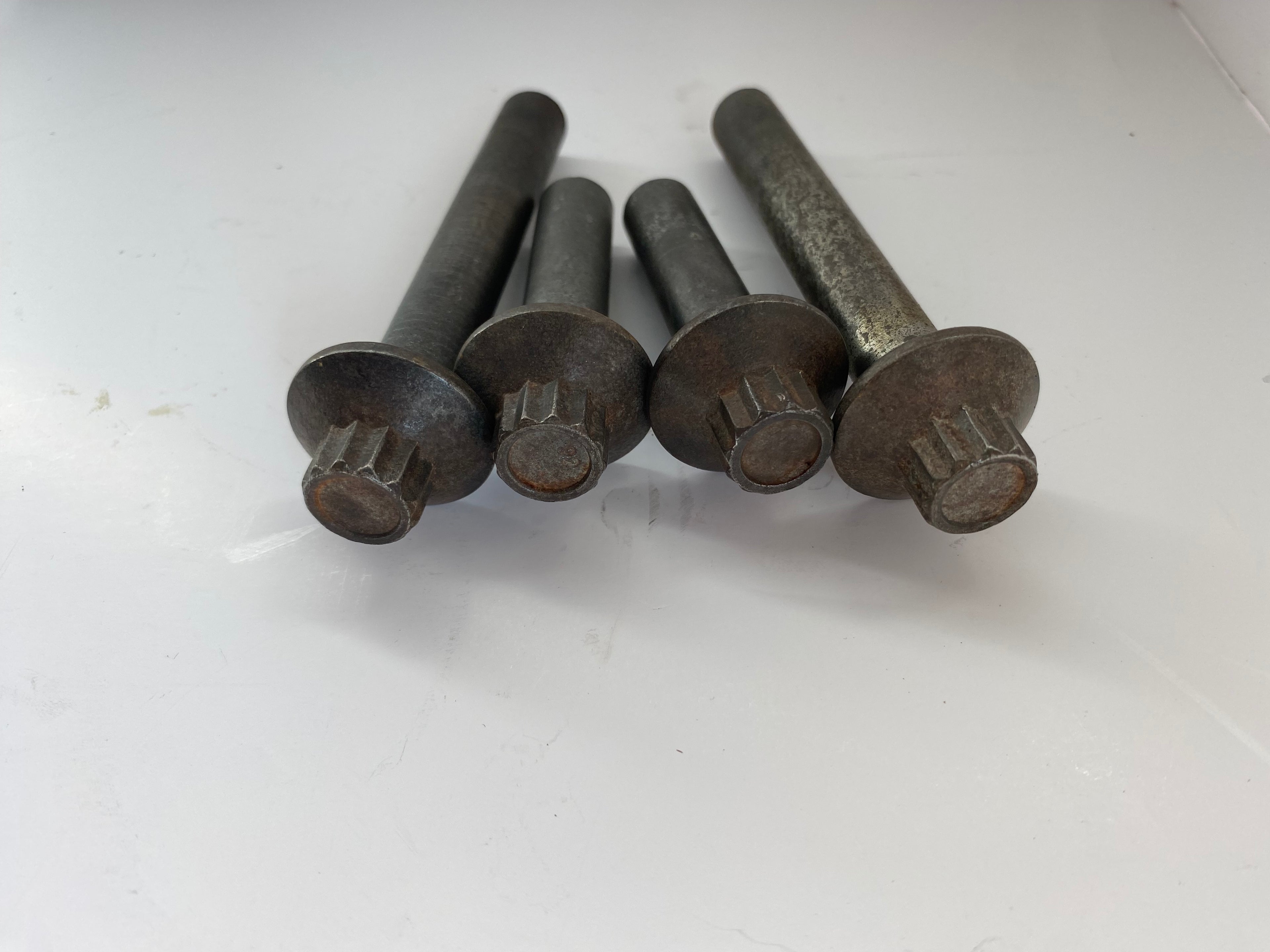 Kit de 4 écrous de culasses Harley Davidson REF OEM 16478-85A & 16480-92A