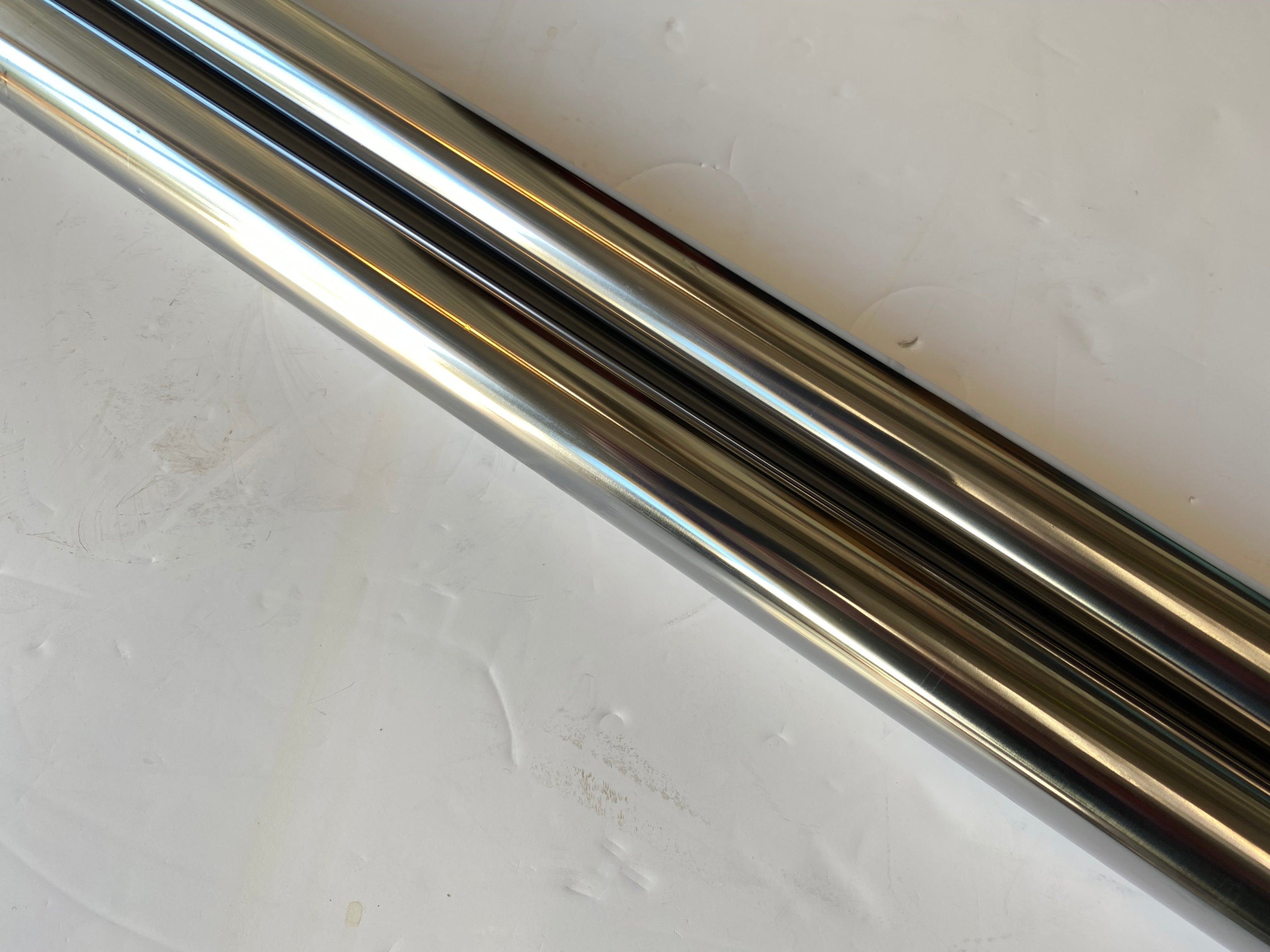 Jeu de 2 tubes de fourche 41 mm x 92 cm Harley Davidson