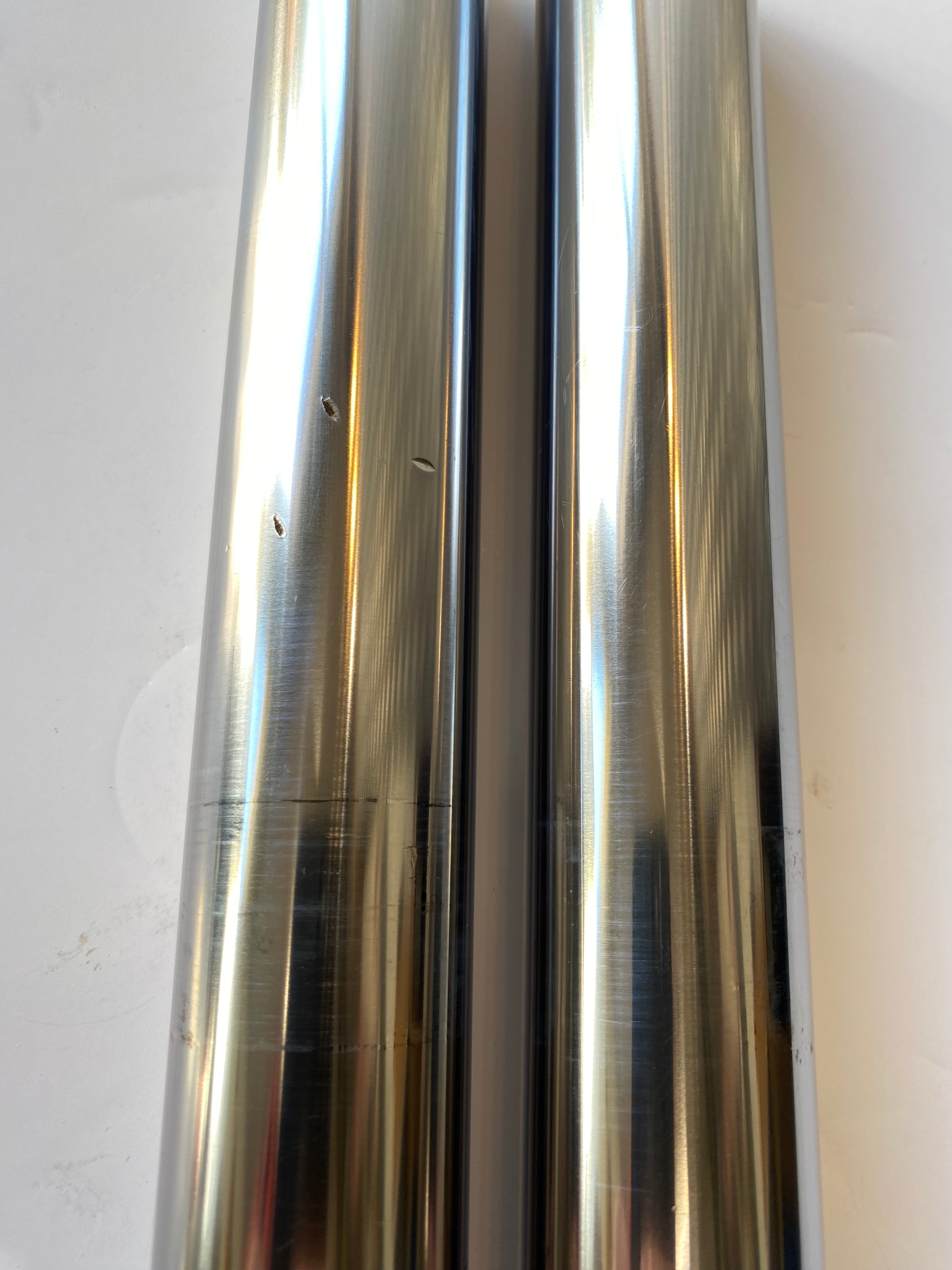 Jeu de 2 tubes de fourche 41 mm x 92 cm Harley Davidson