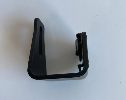 Patte fixation avant de sacoches Touring Harley Davidson REF OEM 47449-97