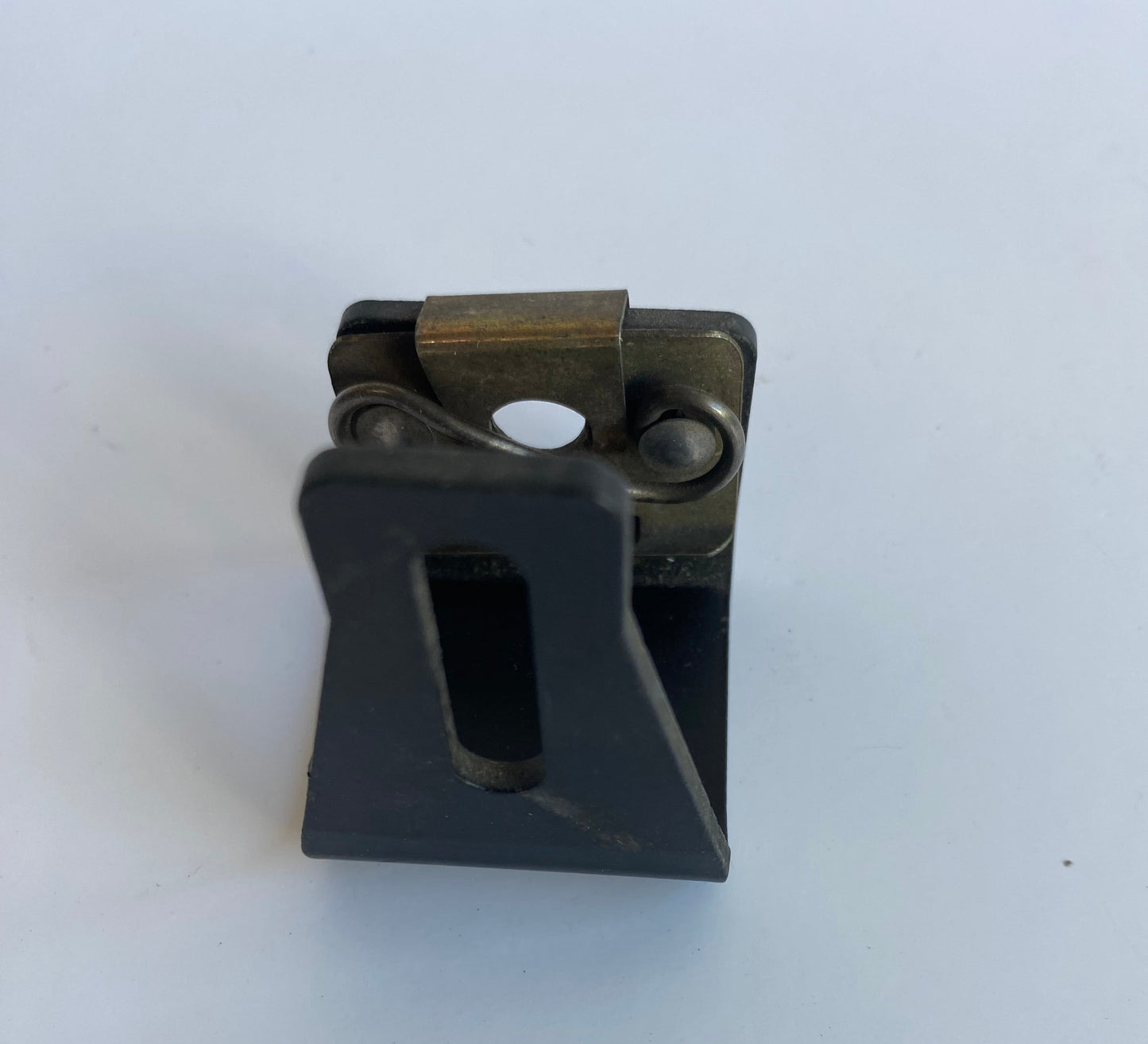 Patte fixation avant de sacoches Touring Harley Davidson REF OEM 47449-97