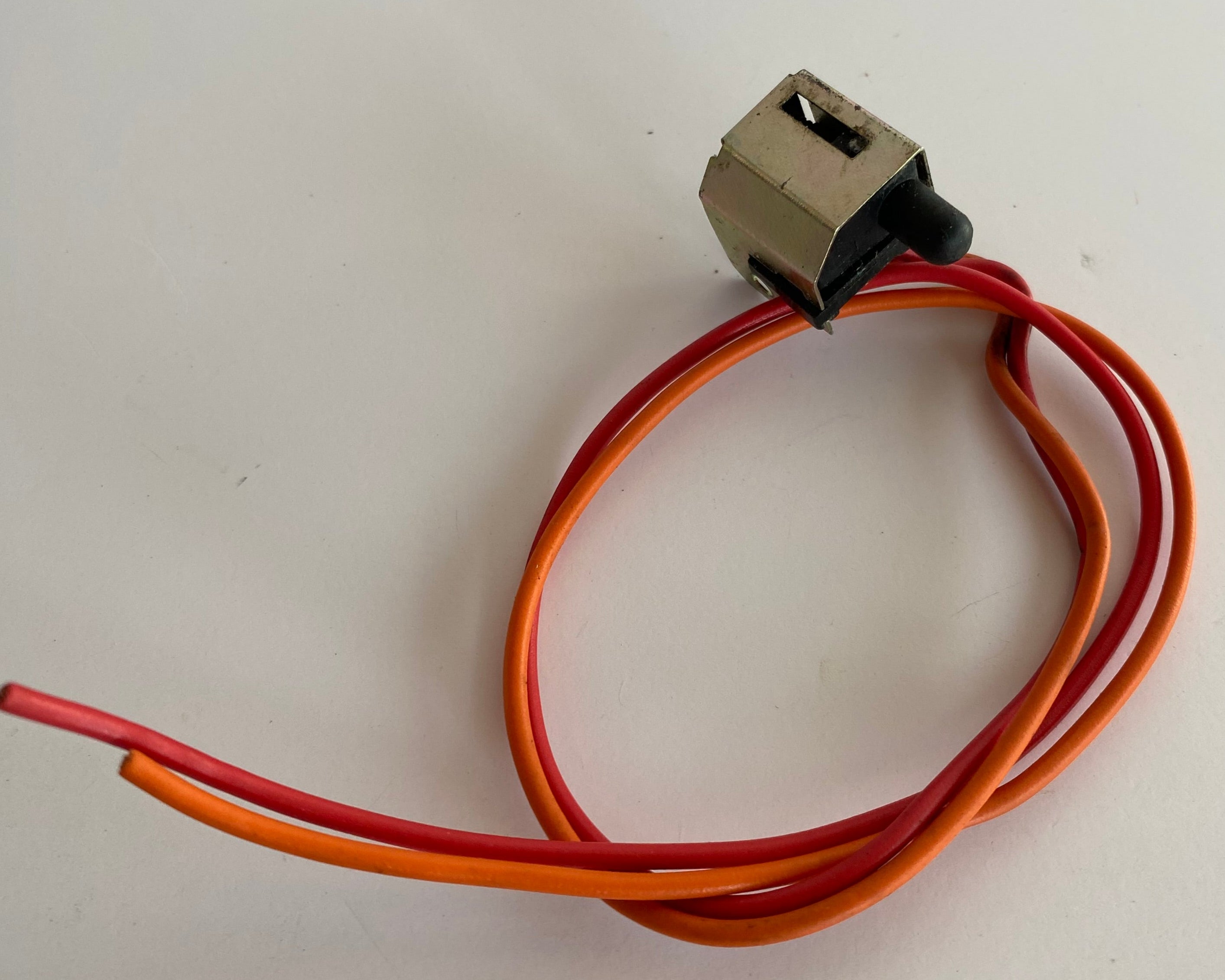 Contacteur de stop de frein avant Harley Davidson REF 71590-92A
