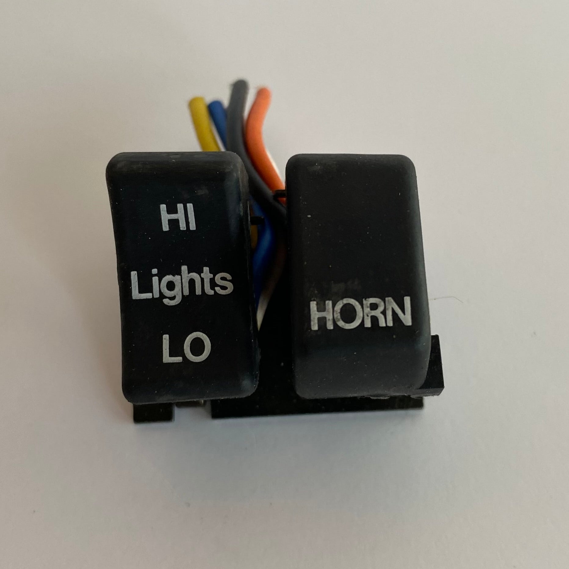 Boutons phare klaxon Harley Davidson REF OEM 71573-82A