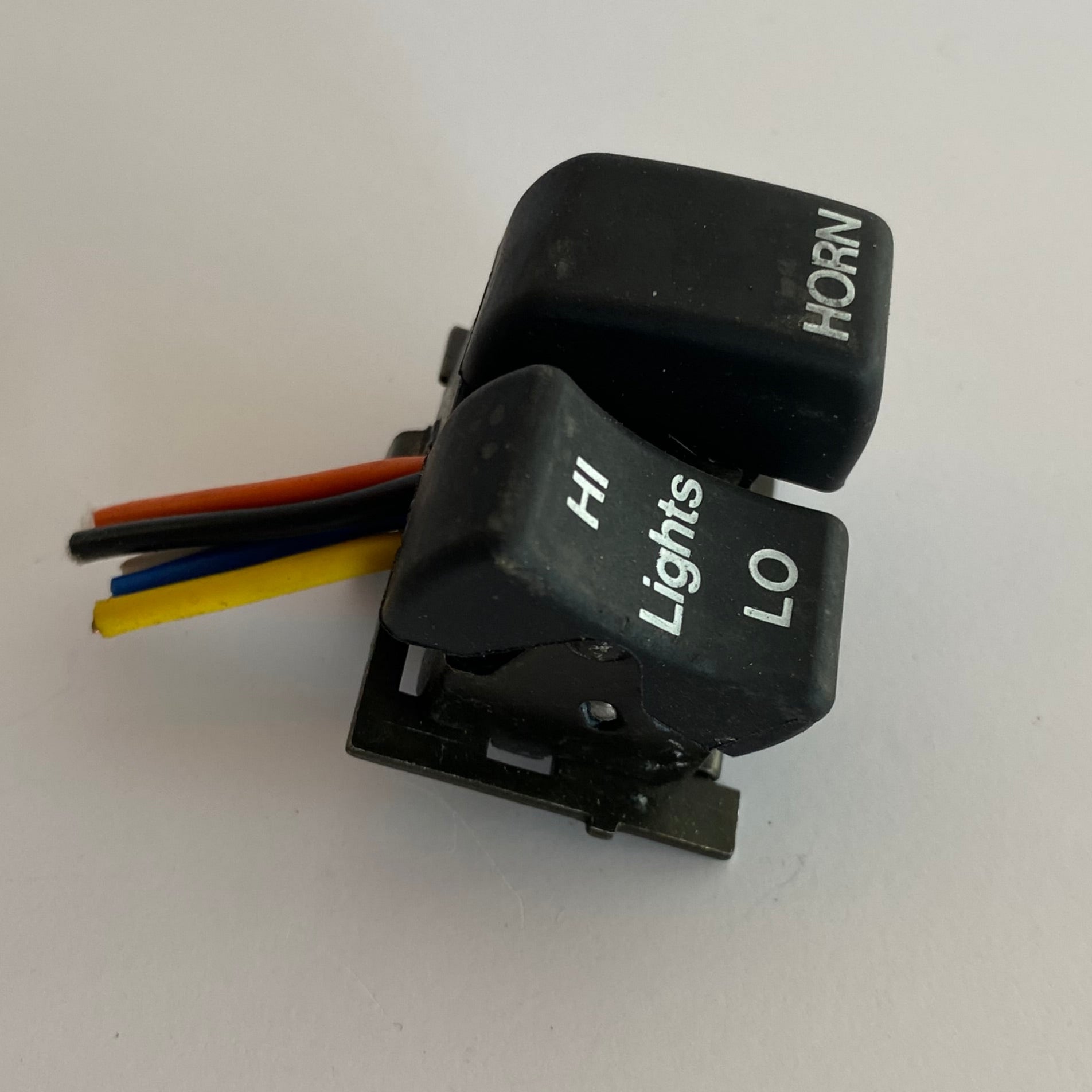 Boutons phare klaxon Harley Davidson REF OEM 71573-82A