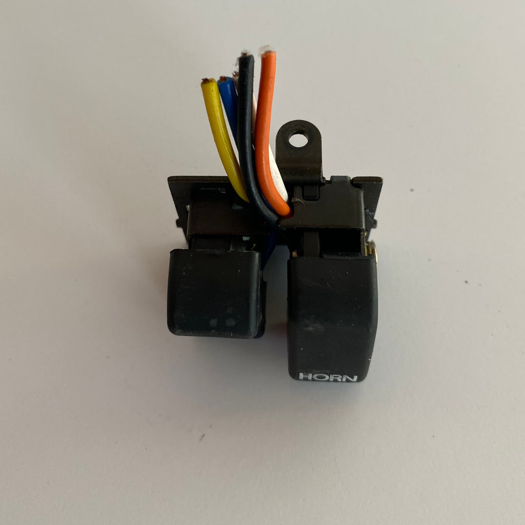 Boutons phare klaxon Harley Davidson REF OEM 71573-82A