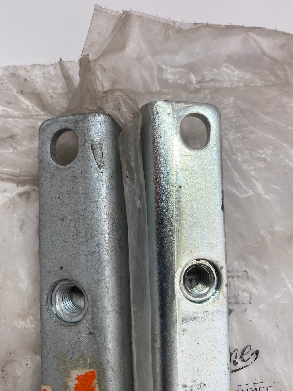 Ensemble de supports de pare brise Shovelhead Harley Davidson REF OEM 58096-49 et 58095-49