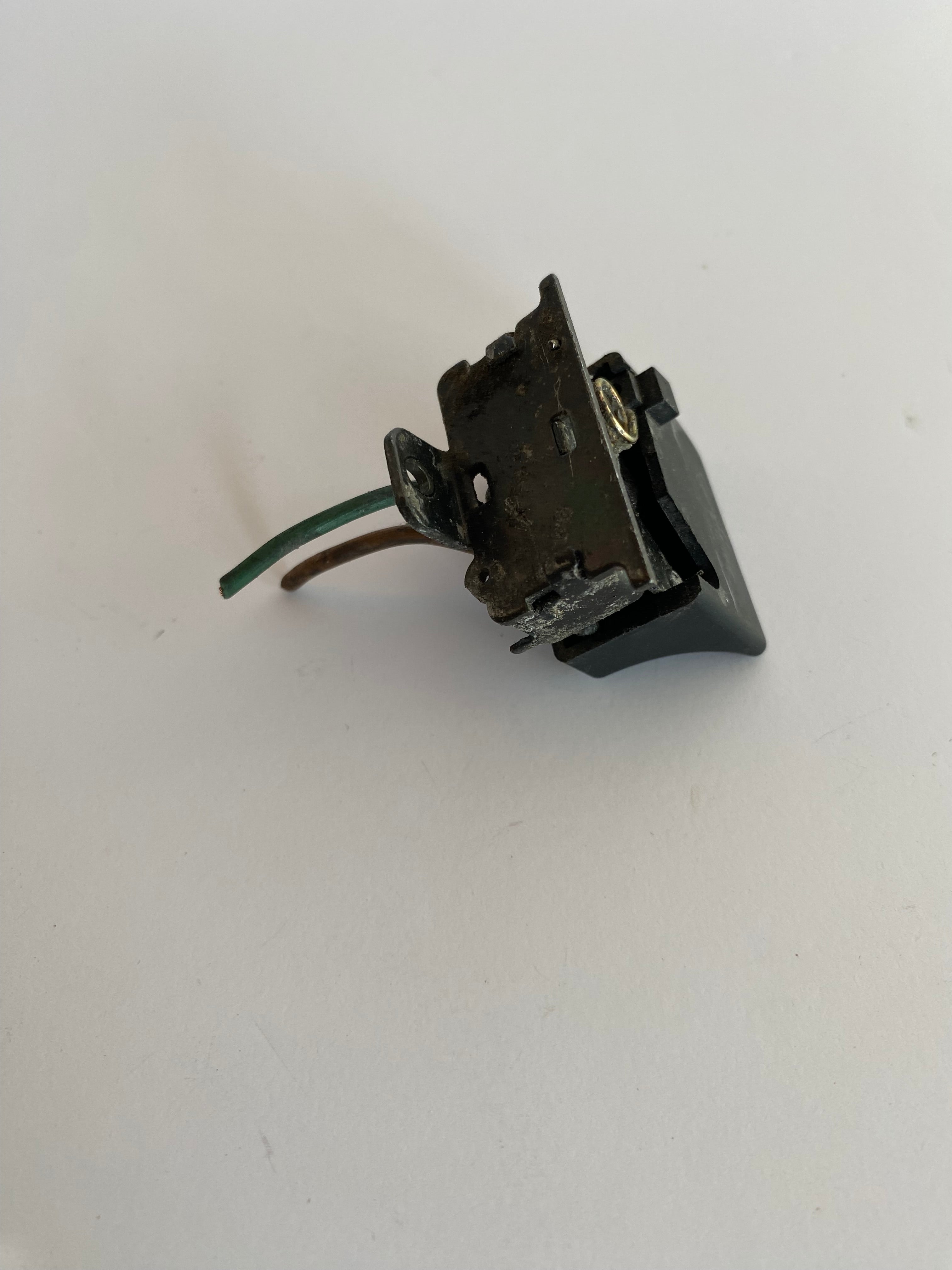 Bouton clignotant gauche Harley Davidson REF OEM 71598-92