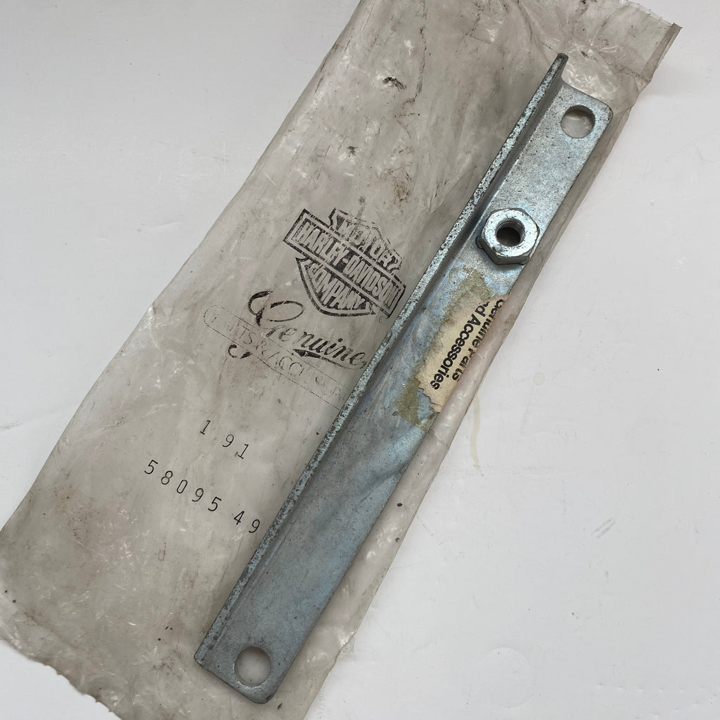 Support de pare brise droit Harley Davidson REF OEM 58095-49