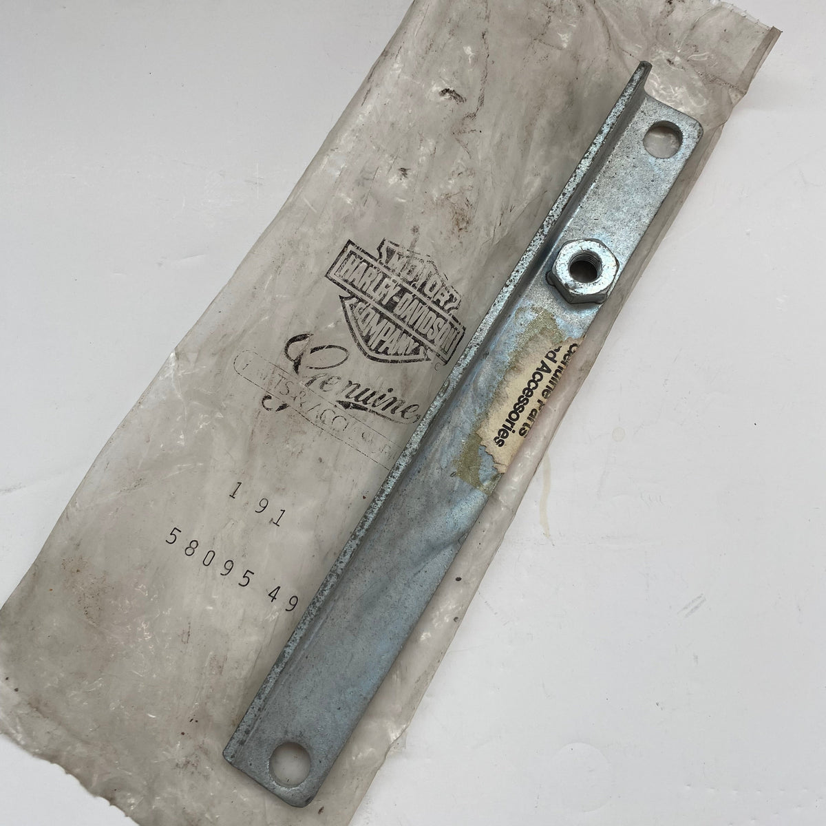 Support de pare brise droit Harley Davidson REF OEM 58095-49