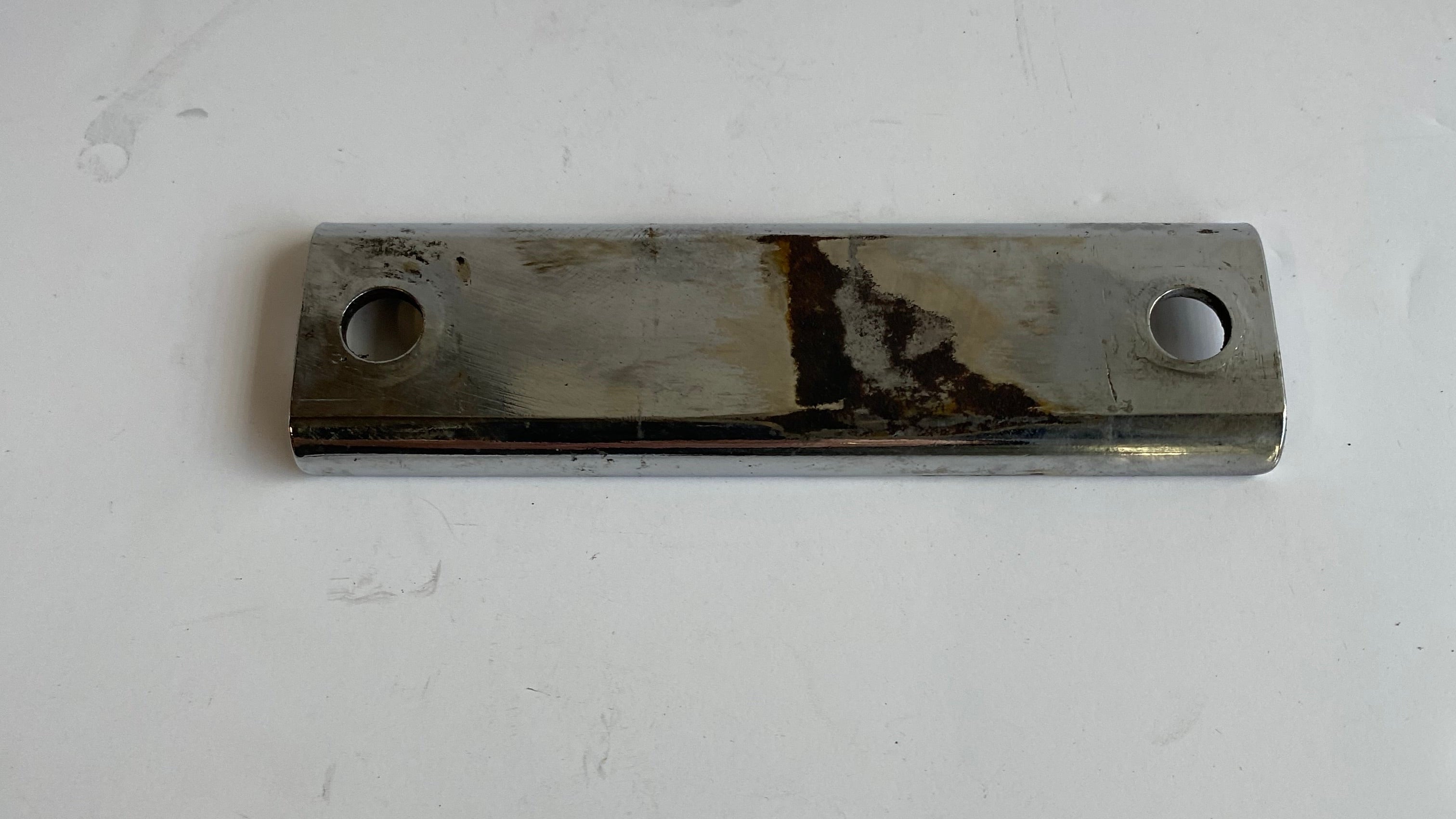 Patte silencieux d'échappement Touring Harley Davidson REF OEM : 65723-85