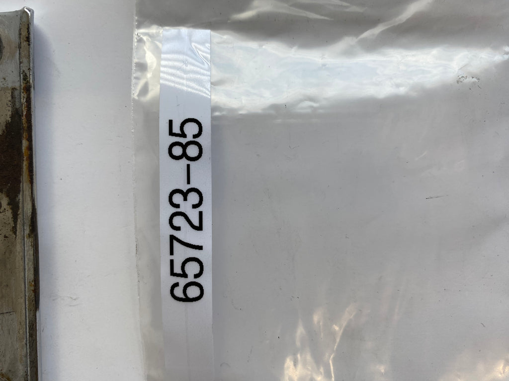 Patte silencieux d'échappement Touring Harley Davidson REF OEM : 65723-85