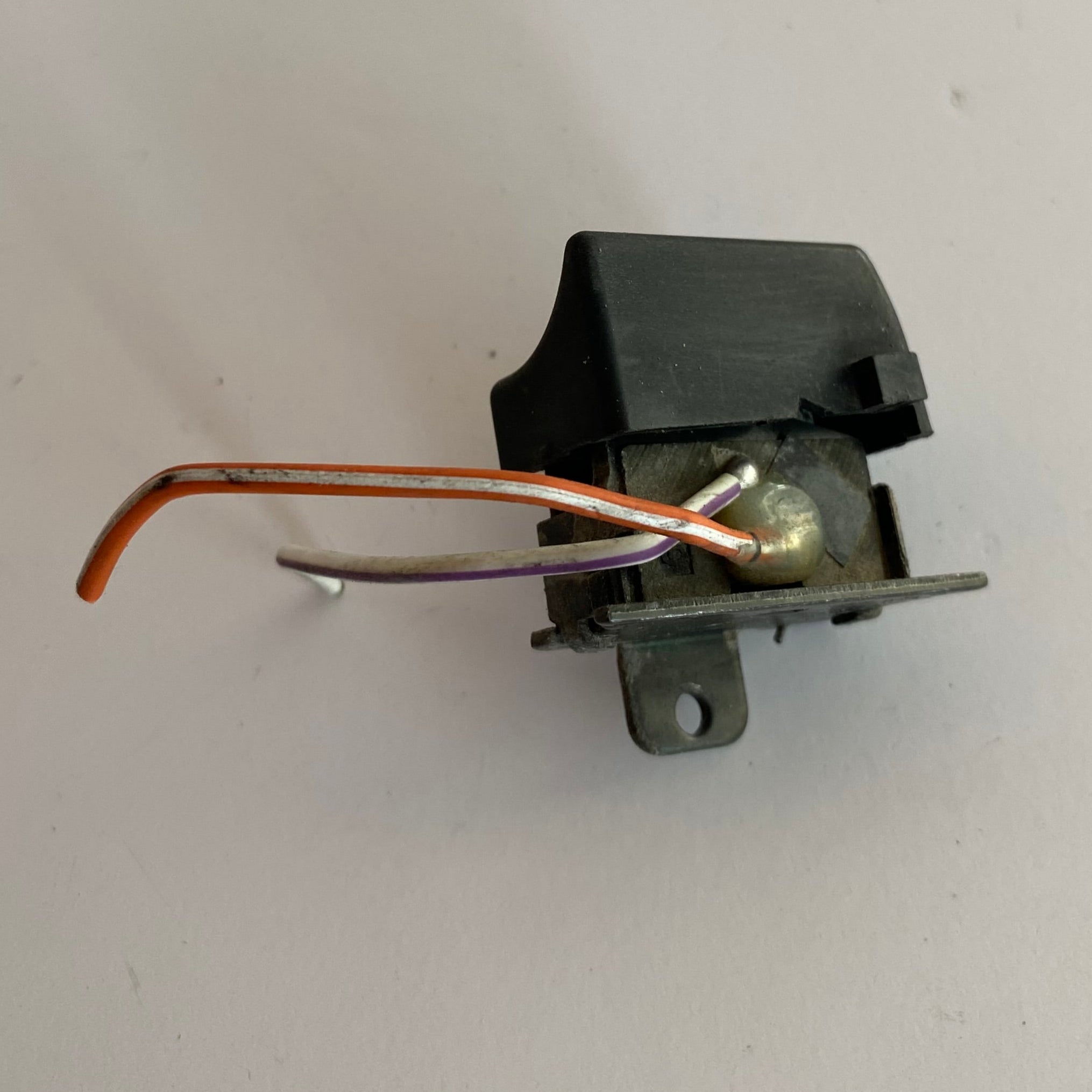 Bouton clignotant droit  Harley Davidson REF OEM 71591-92