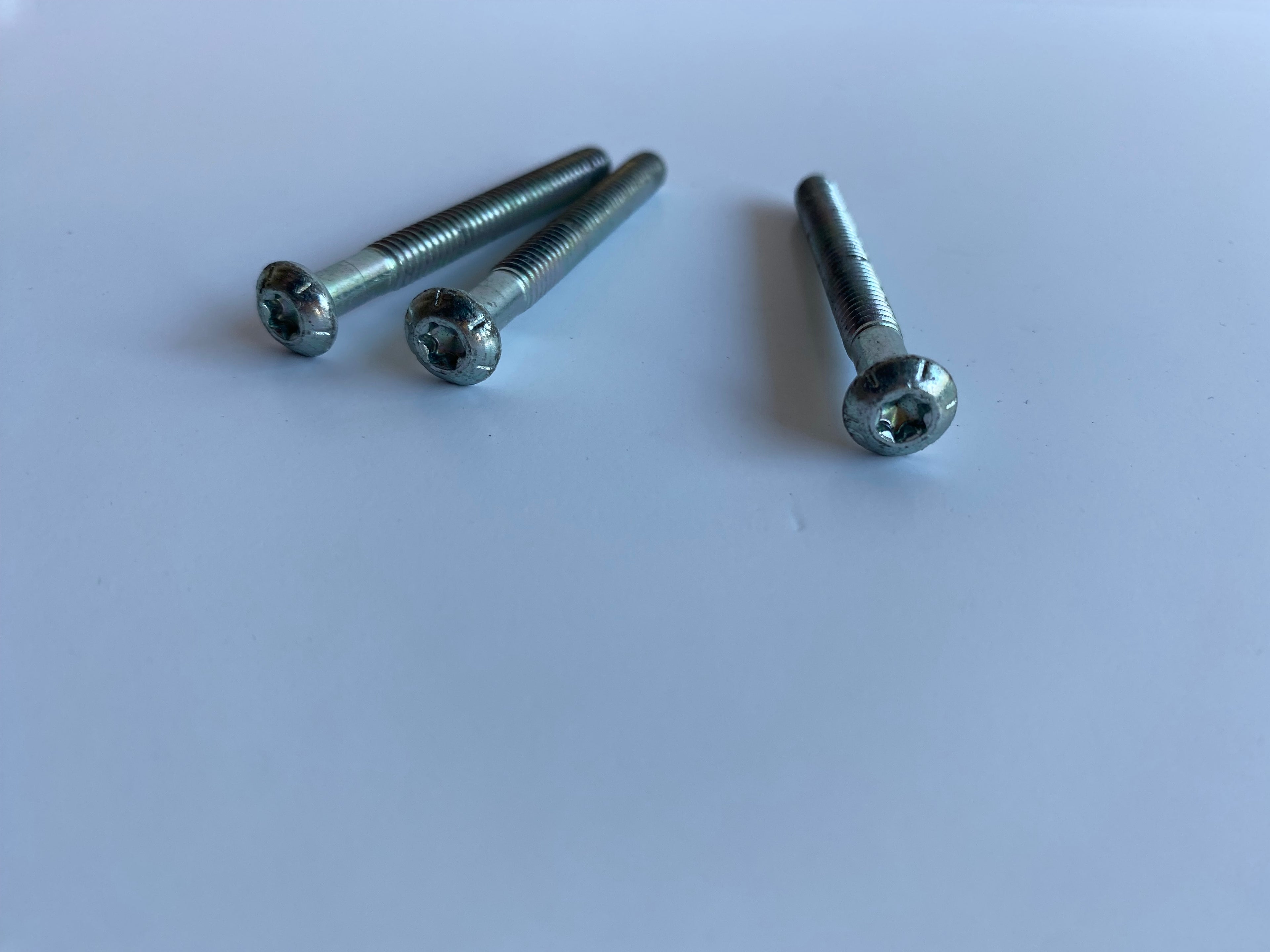 Jeu de 3 vis filtre à air 1/4-20 x 2 1/2 Harley Davidson REF OEM 945