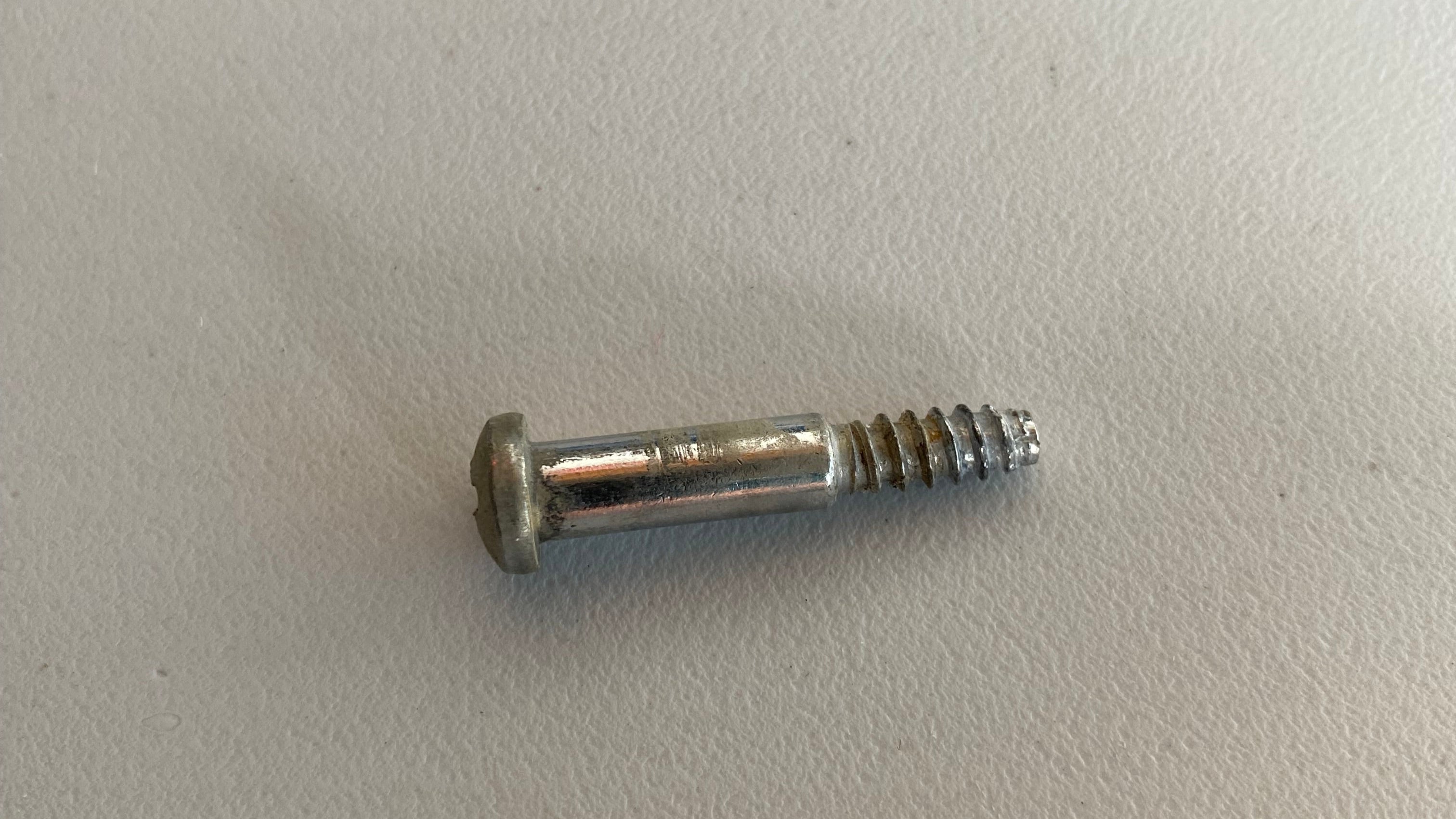 Vis feu arrière Harley Davidson REF OEM 68026-73