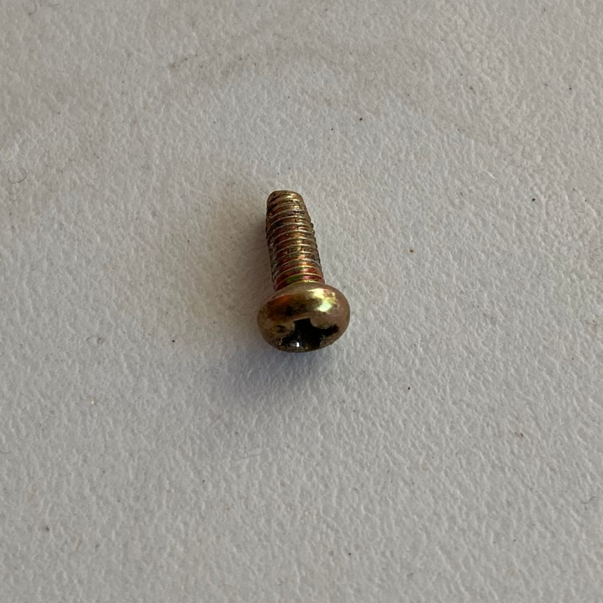 Vis M3 X .05 X 8MM commodos Harley Davidson REF OEM 2907