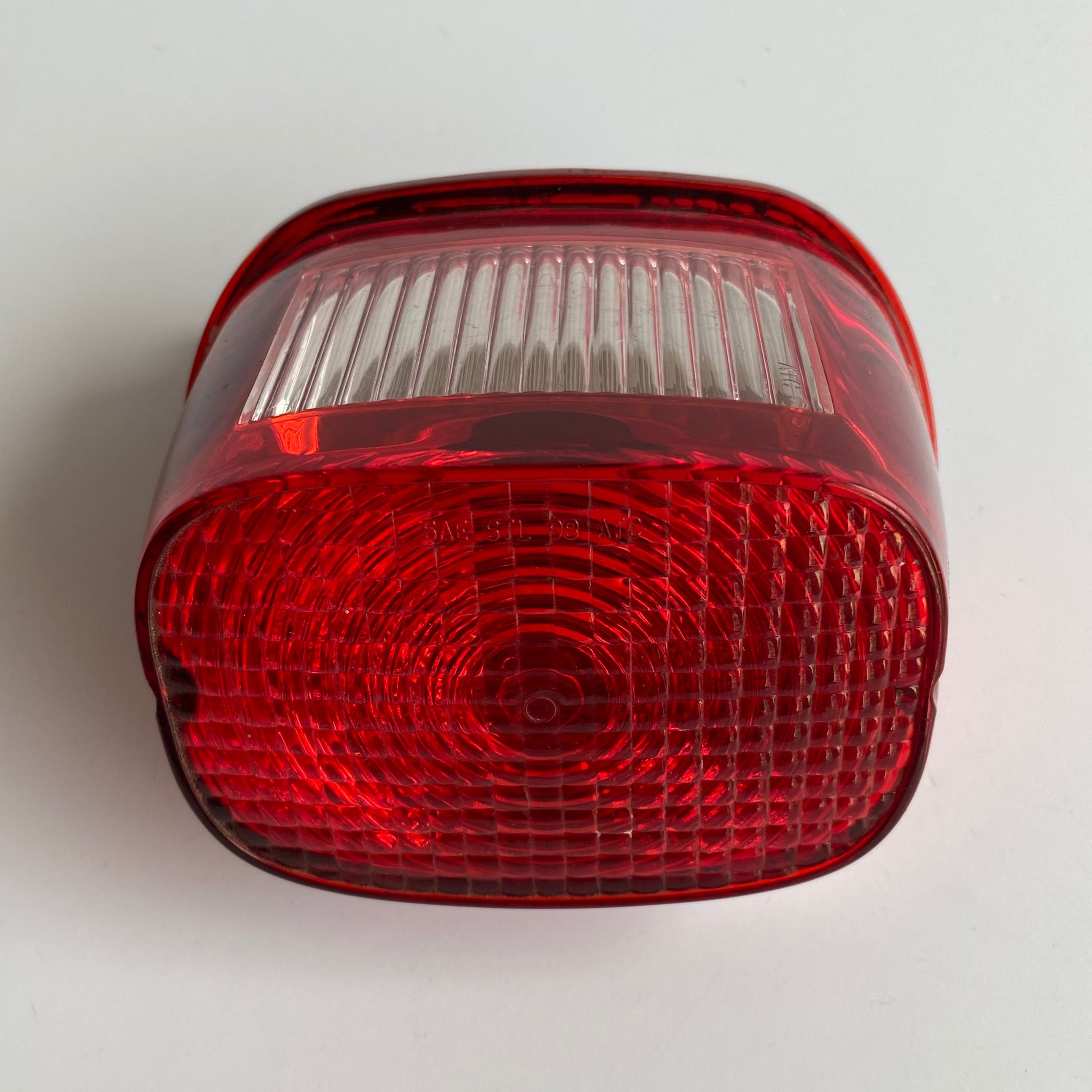 Cabochon feu arrière + douille Harley Davidson REF OEM 68141-04