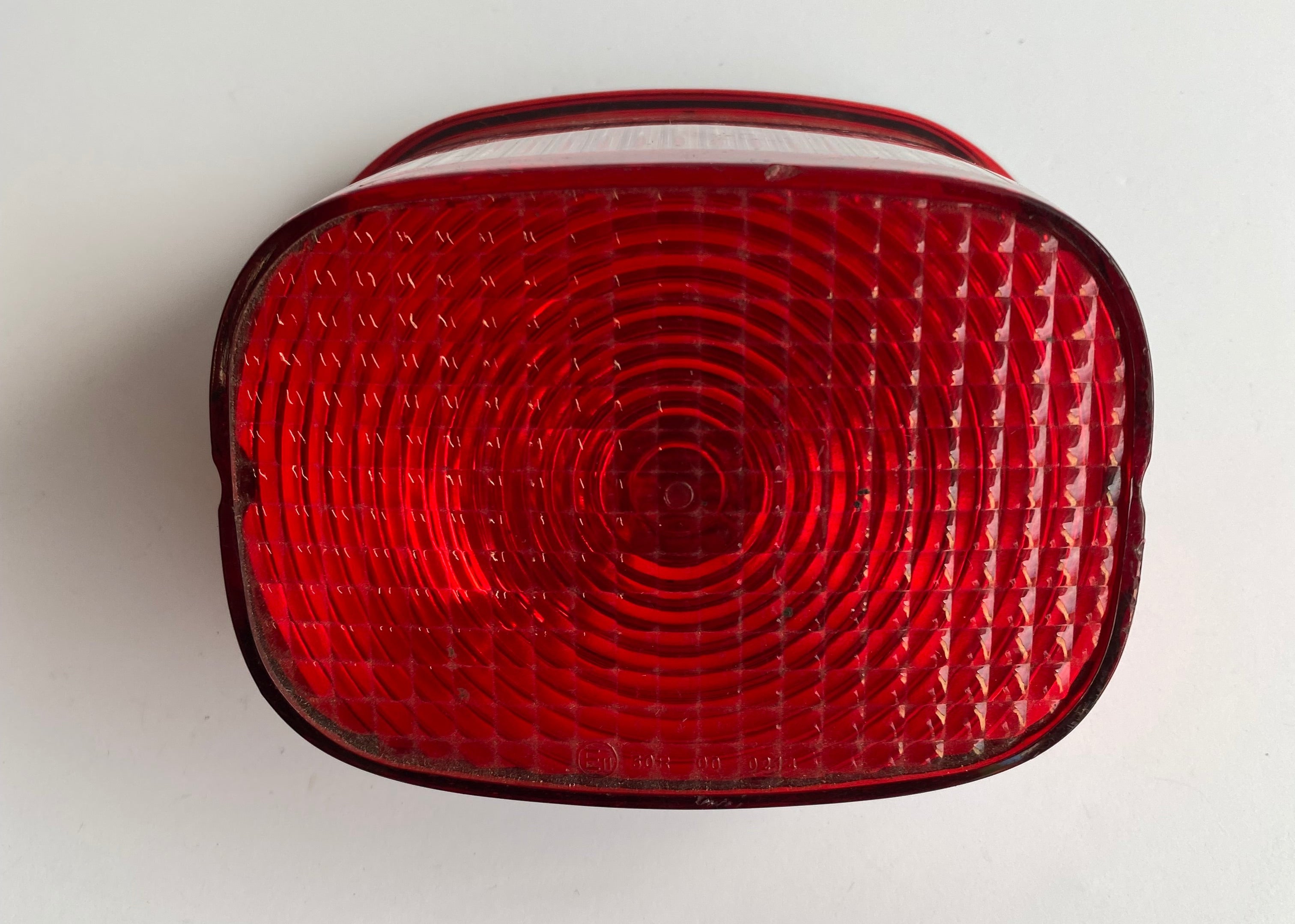 Cabochon de feu arrière Harley Davidson REF OEM 68372-03