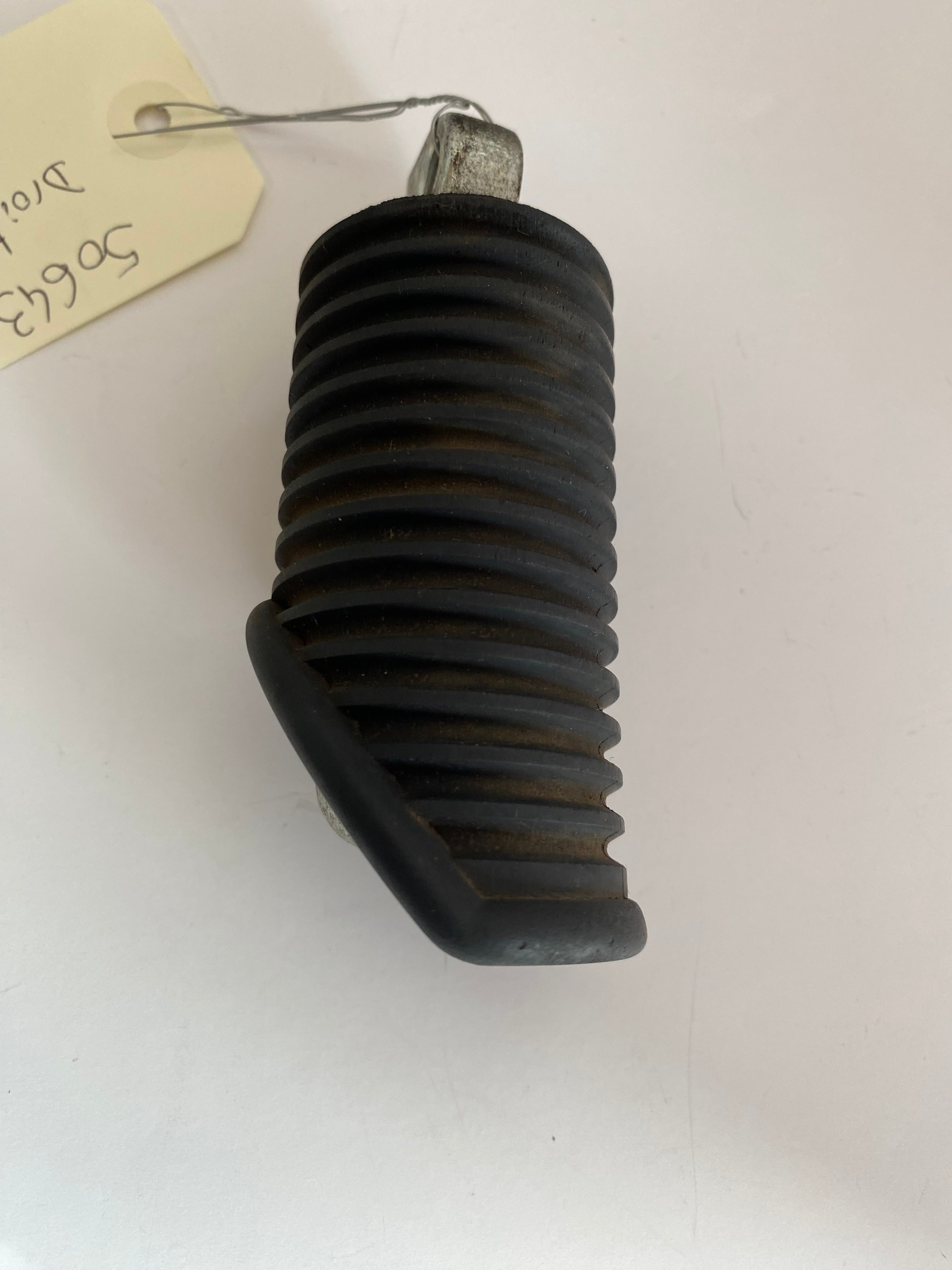 Cale pied pilote droit Harley Davidson REF OEM 50643-82