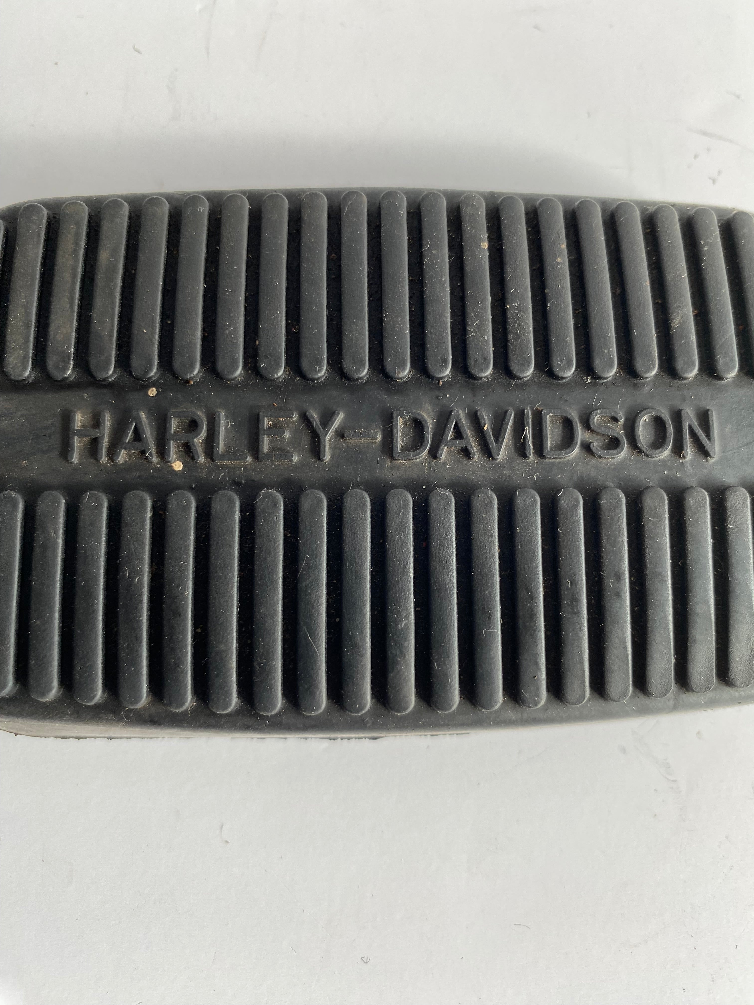 Caoutchouc pédale de frein arrière Harley Davidson REF OEM 42416-83