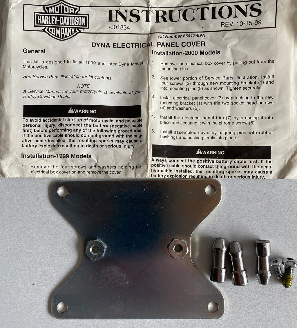 Plaque pour cache latéral Dyna Harley Davidson REF OEM 66417-99A